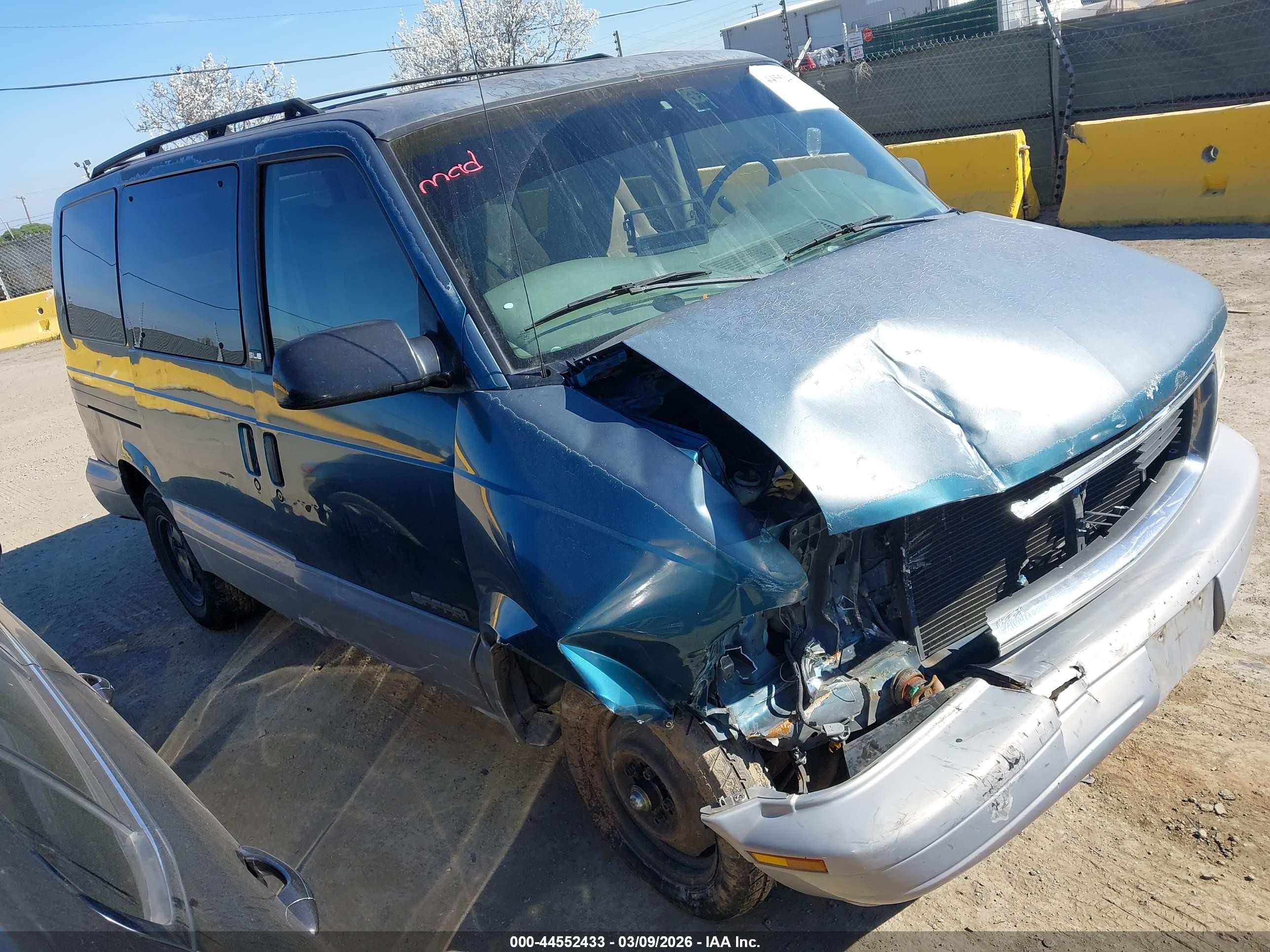 1998 GMC Safari, VIN 1GKDM19W4WB522103 — All over