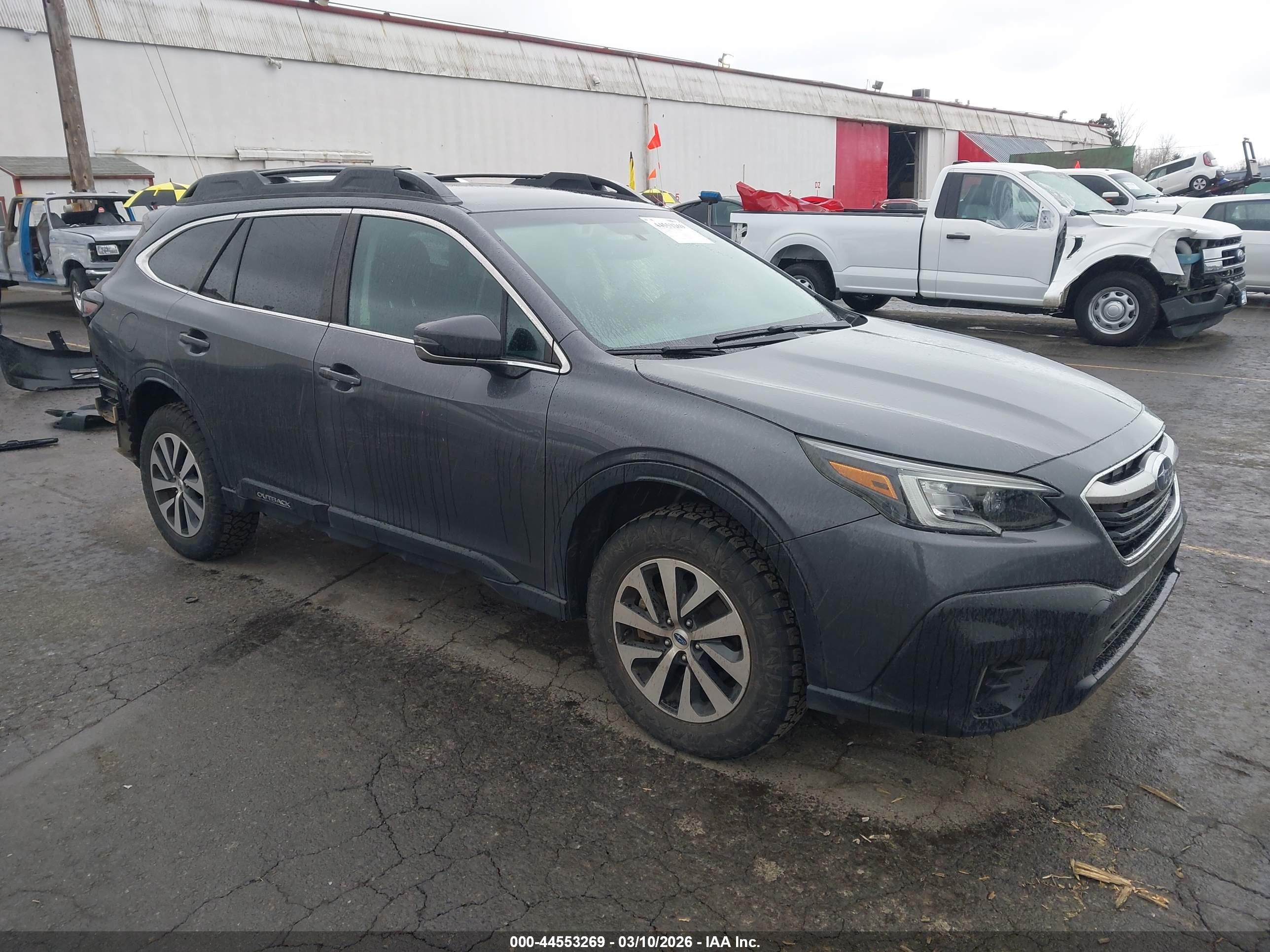 2022 Subaru Outback Premium, VIN 4S4BTACC4N3104178 — Rear end