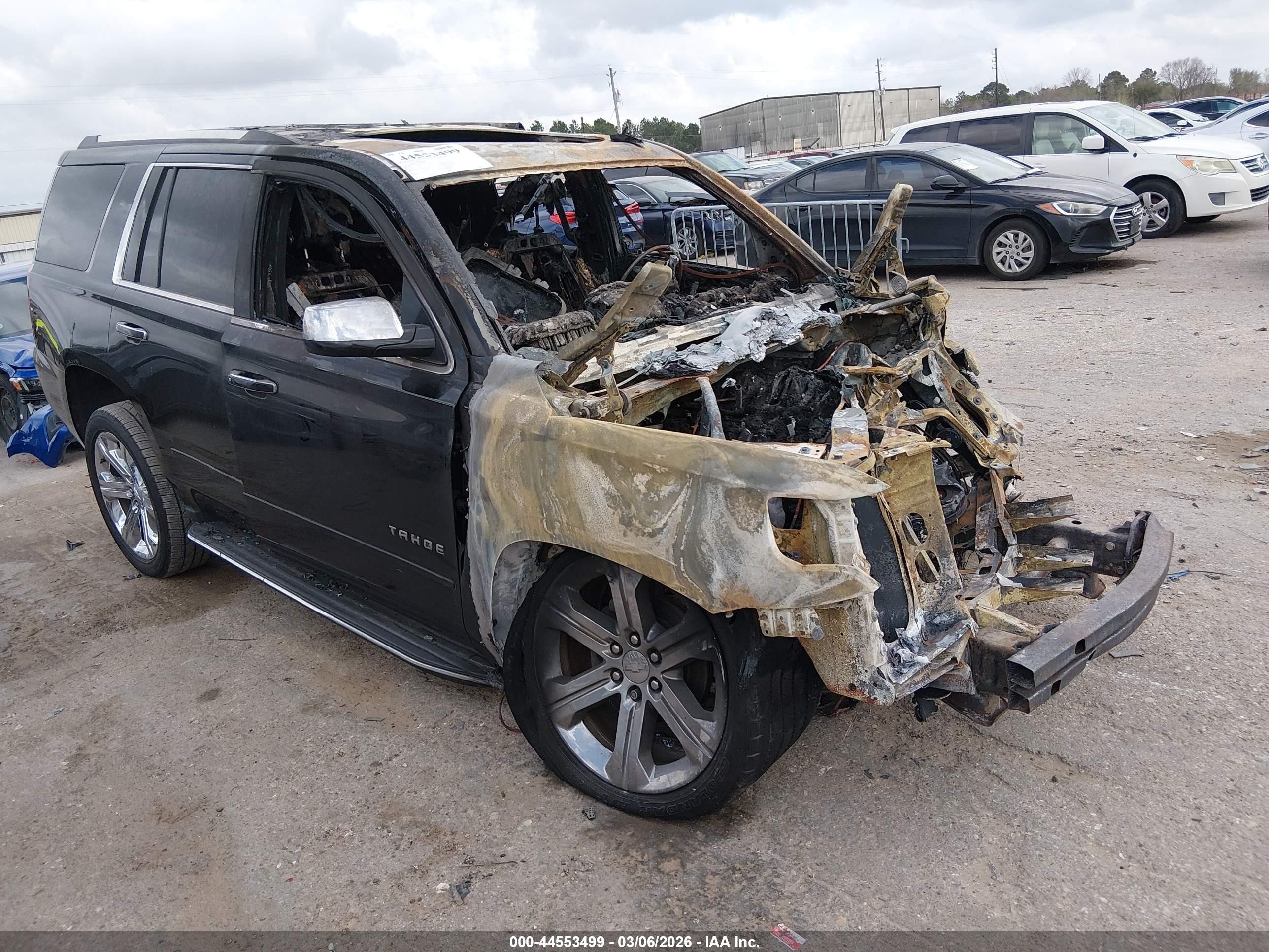 2017 Chevrolet Tahoe Premier, VIN 1GNSCCKC8HR400525 — Engine fire