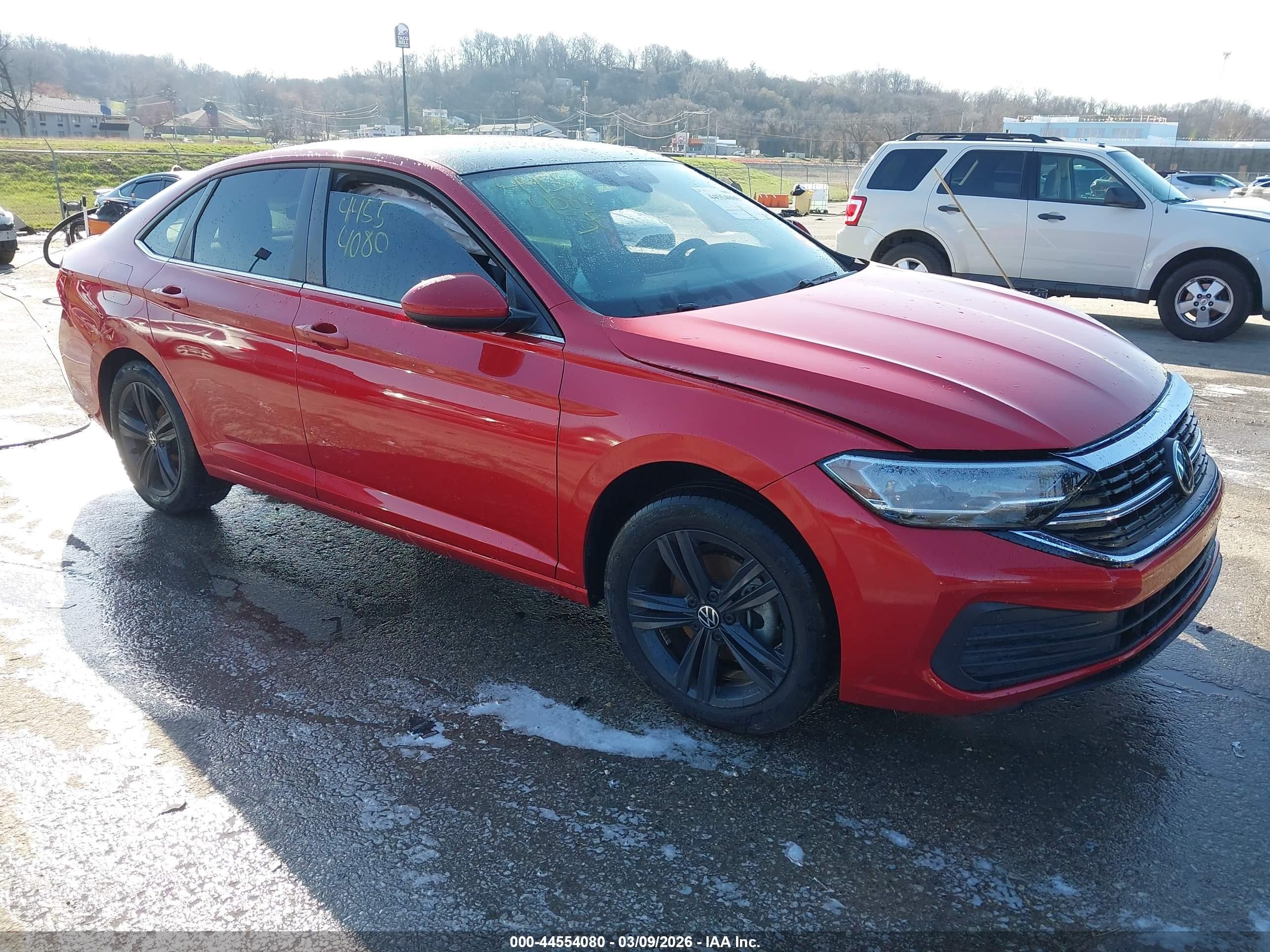 2022 Volkswagen Jetta SE, VIN 3VW7M7BU8NM011325 — Front end