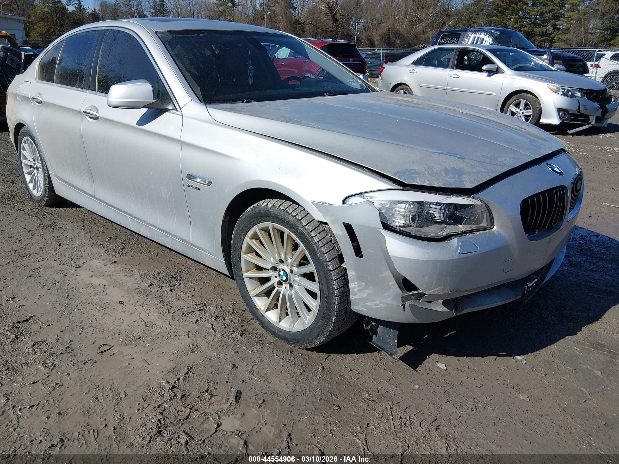 2011 BMW 5 Series 535i xDrive, VIN WBAFU7C58BDU54102 — Front end