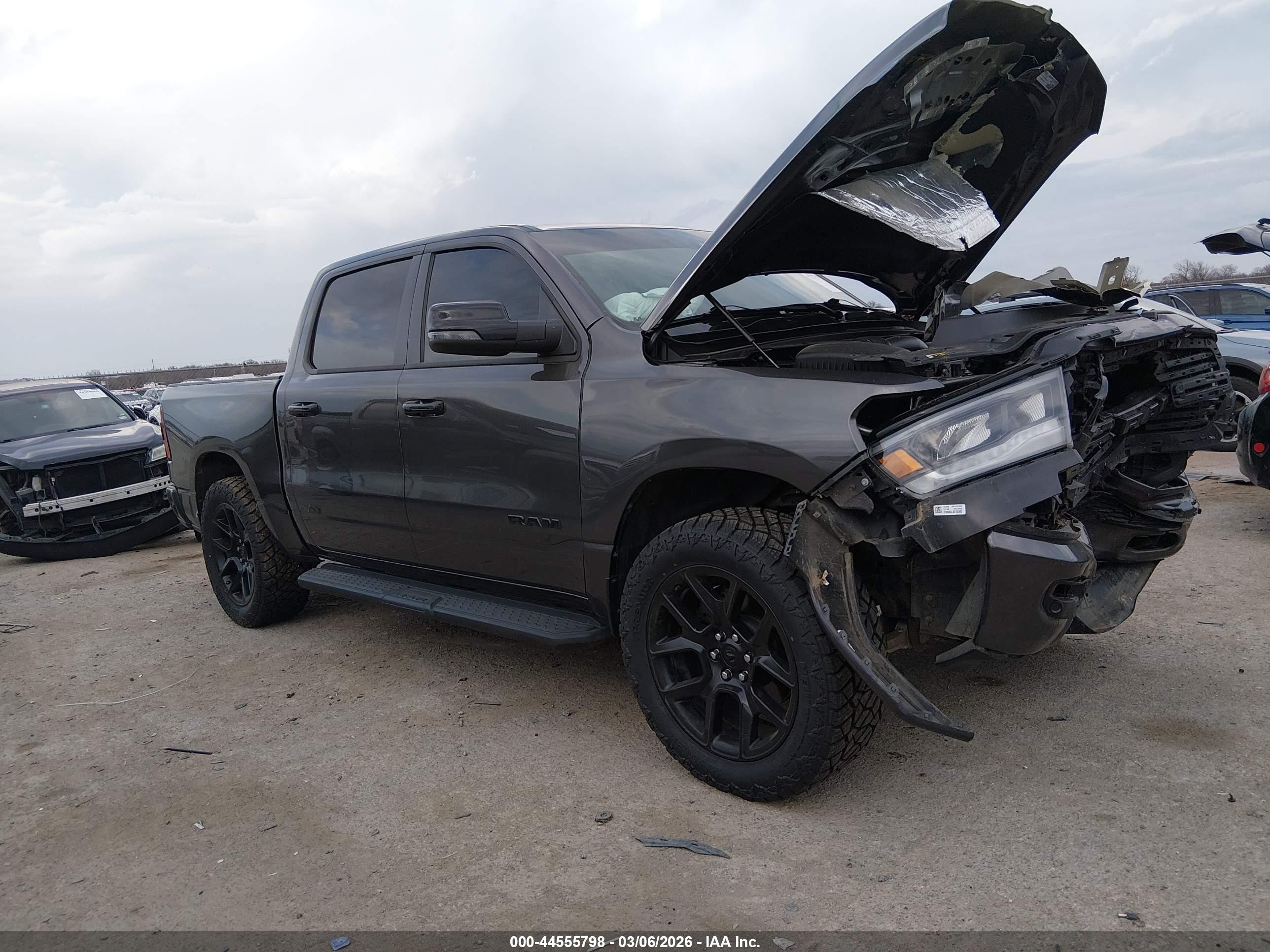 2023 Ram 1500 Laramie, VIN 1C6SRFJT9PN547685 — Перед