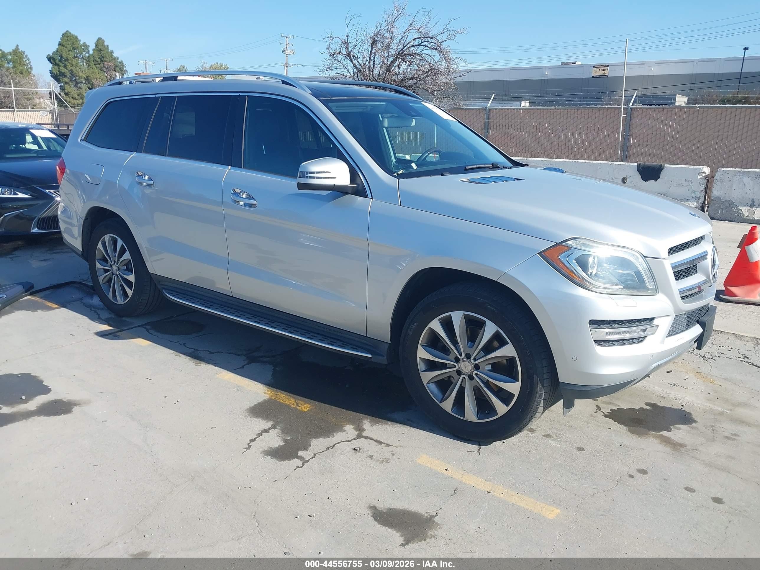 2015 Mercedes-Benz GL 450, VIN 4JGDF6EE5FA444738 — Side