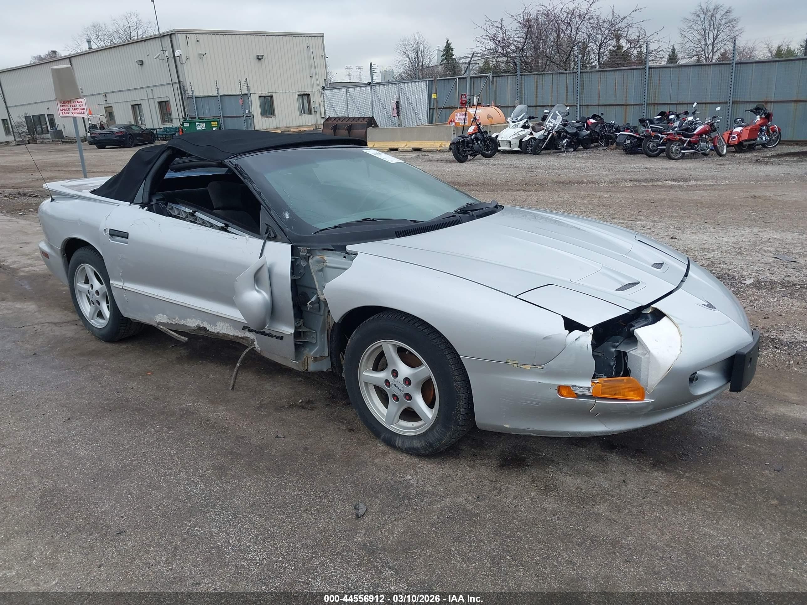 1995 Pontiac Firebird, VIN 2G2FS32S9S2240710 — Side