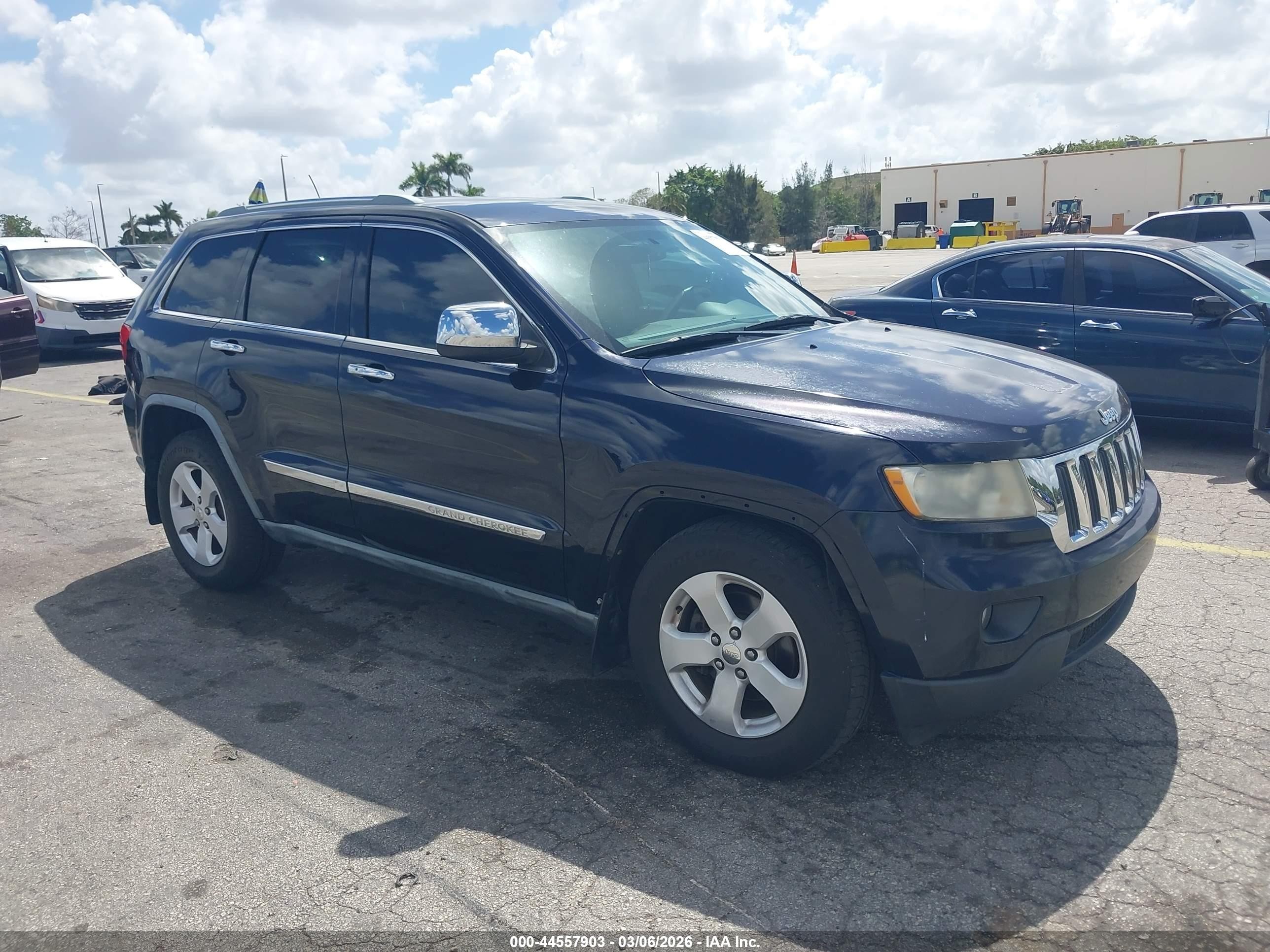 2011 Jeep Grand Cherokee Laredo, VIN 1J4RS4GT5BC611145 — Rear end