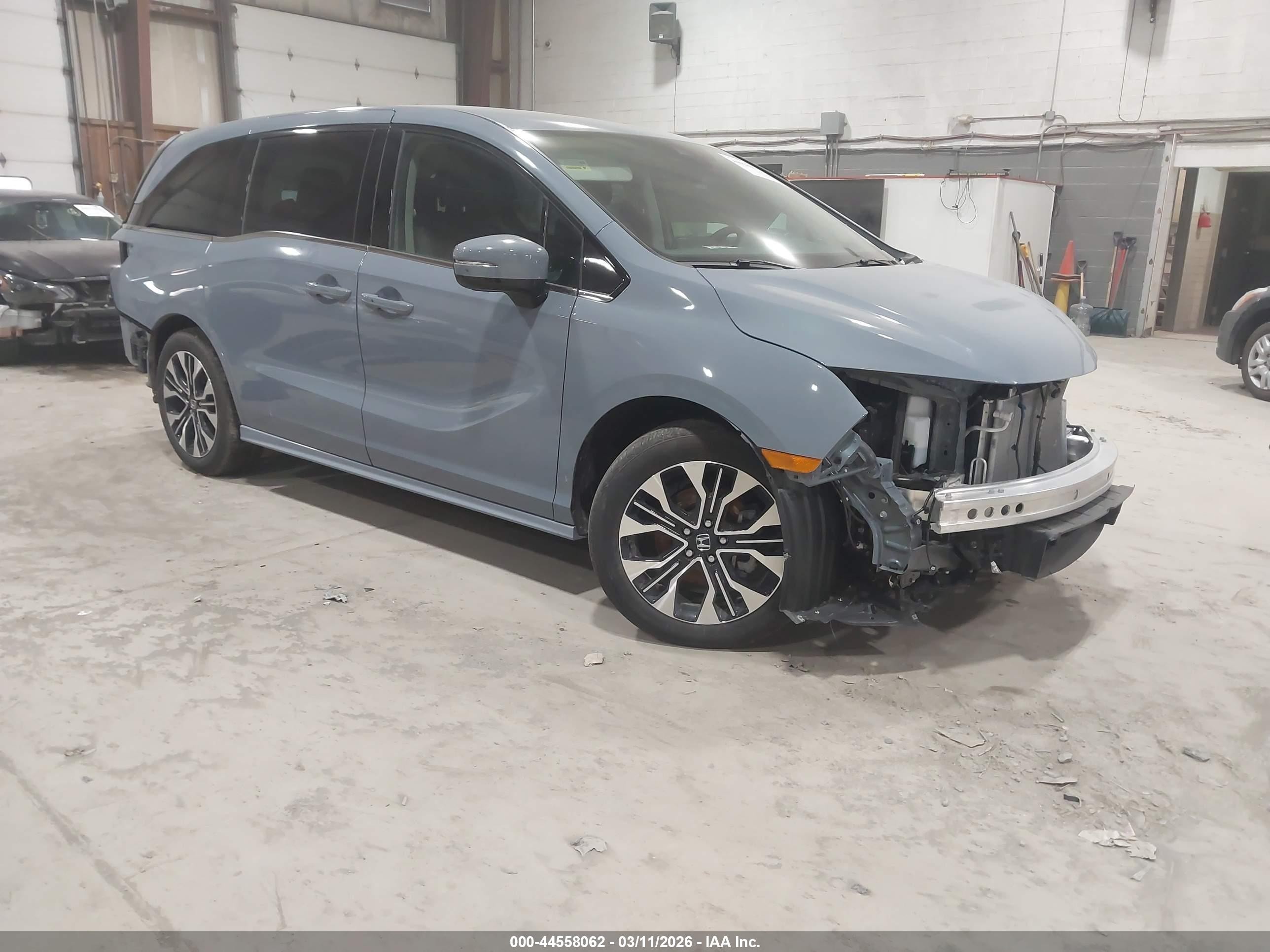 2026 Honda Odyssey Elite, VIN 5FNRL6H92TB001760 — Зад