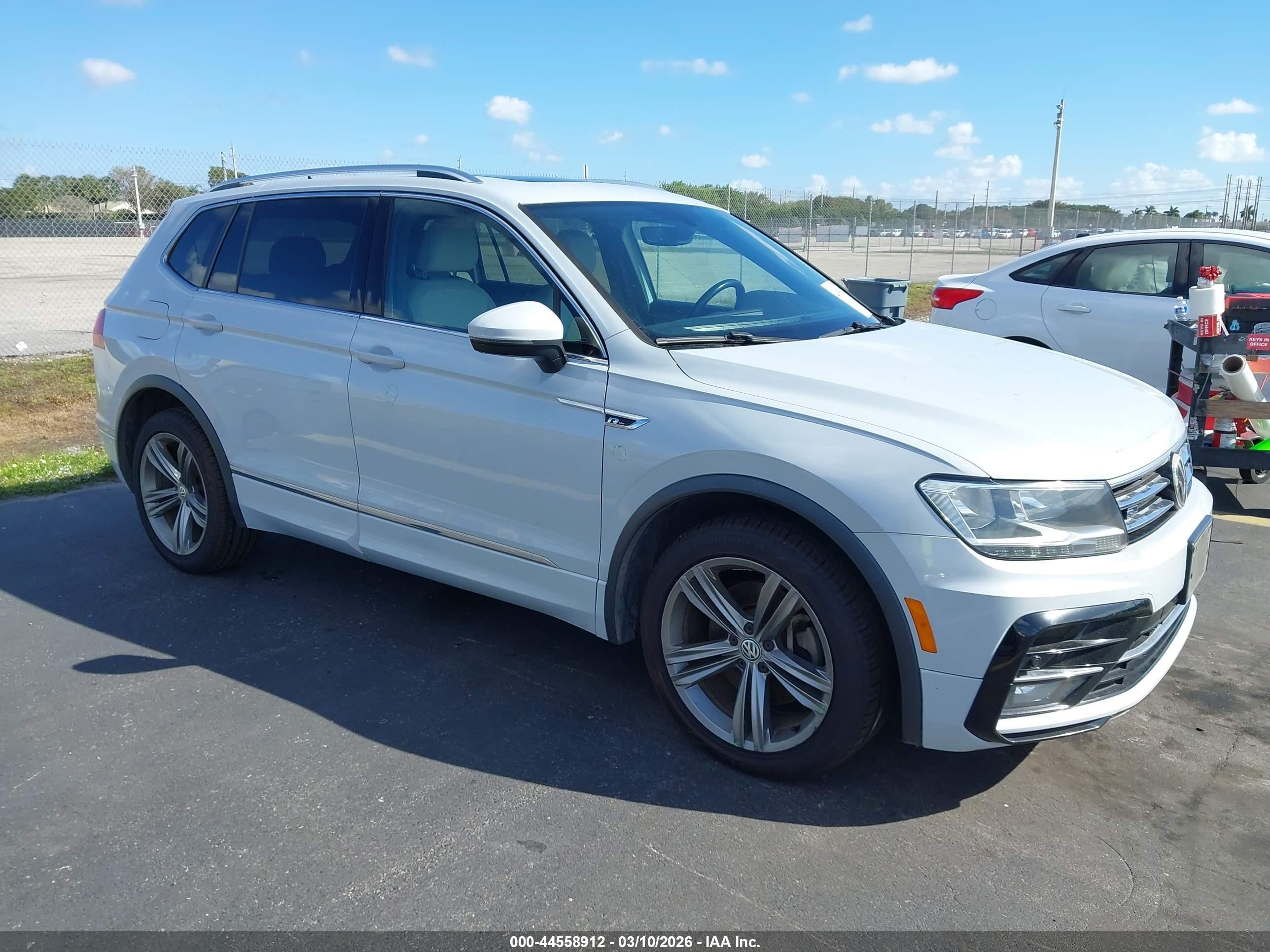2018 Volkswagen Tiguan SEL, VIN 3VV3B7AX8JM164625 — Frame damage