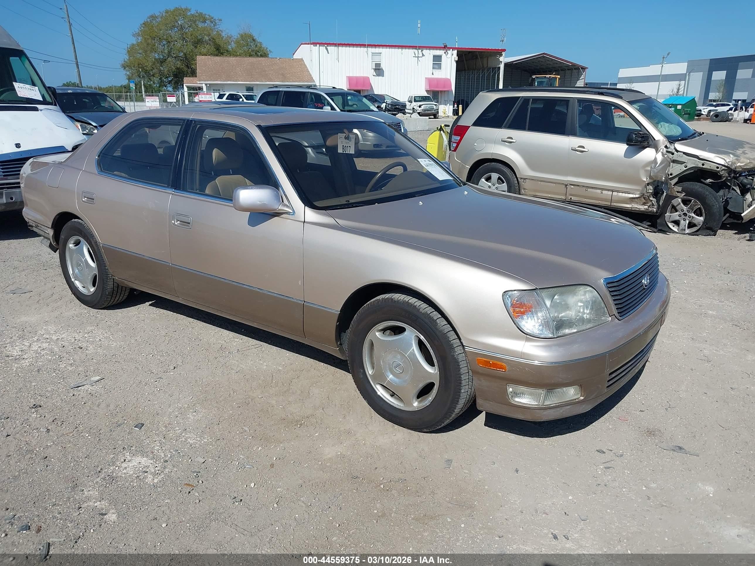 1998 Lexus LS 400, VIN JT8BH28F2W0129256 — Rear end