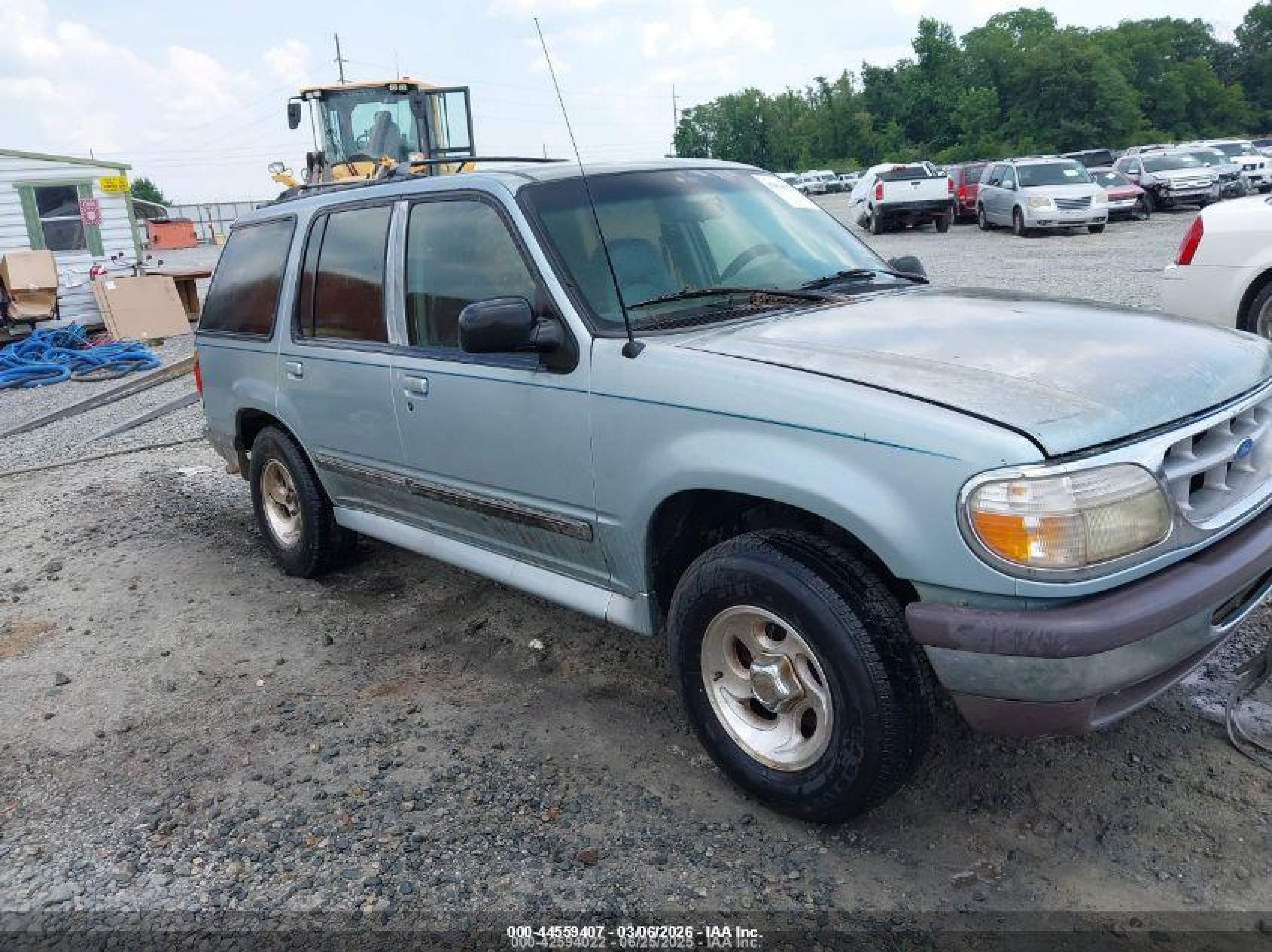 1996 Ford Explorer XL, VIN 1FMDU32X7TZA40766 — Repossession