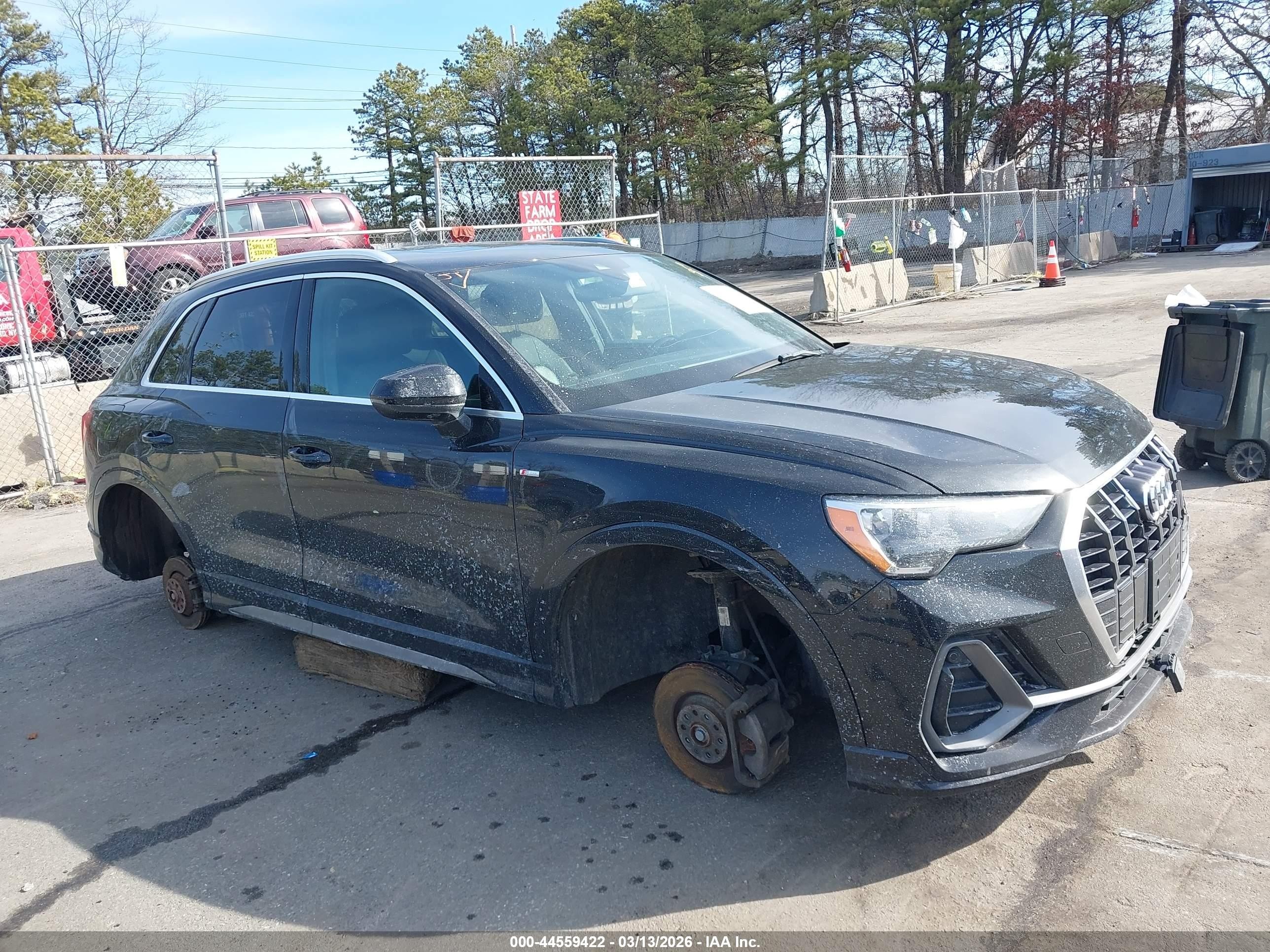 2020 Audi Q3 S line Premium, VIN WA1DECF33L1073166 — После угона