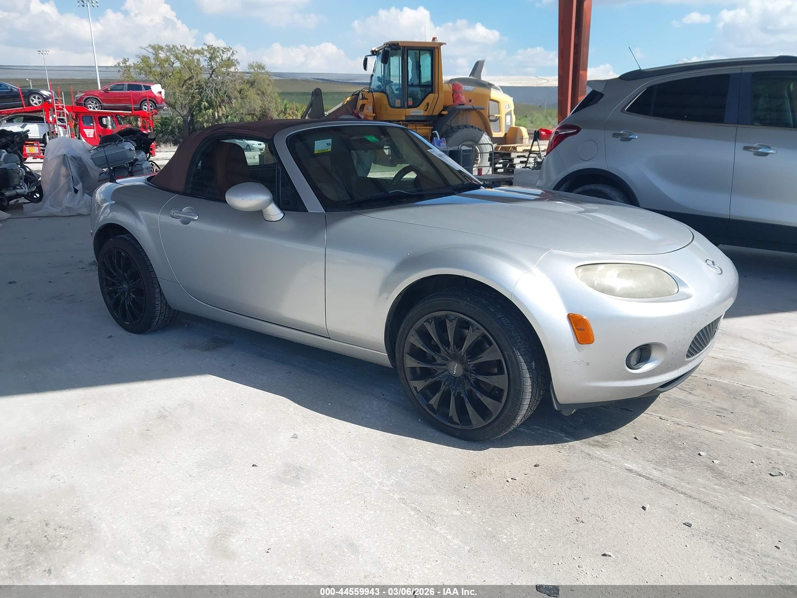 2006 Mazda MX-5 Miata Sport, VIN JM1NC25F560107267 — Normal wear