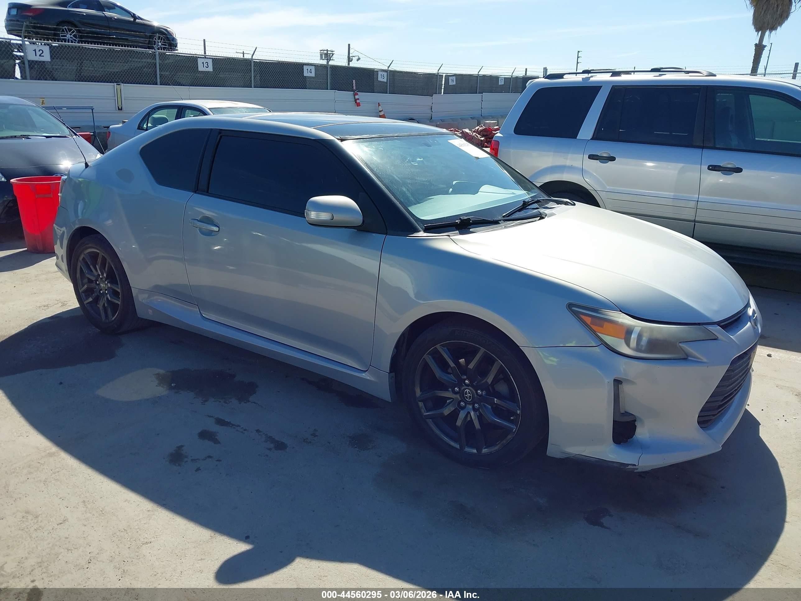 2014 Scion tC 10 Series, VIN JTKJF5C7XE3068166 — Normal wear