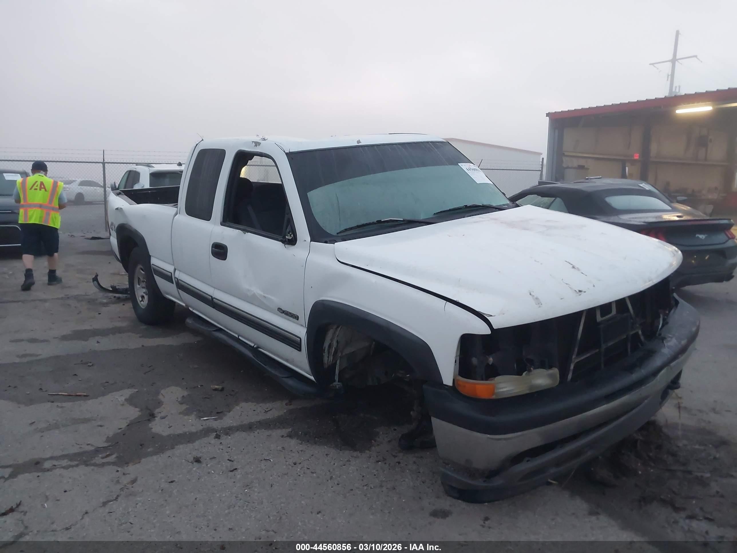 2001 Chevrolet Silverado 2500, VIN 1GCGK29U41Z165881 — Side