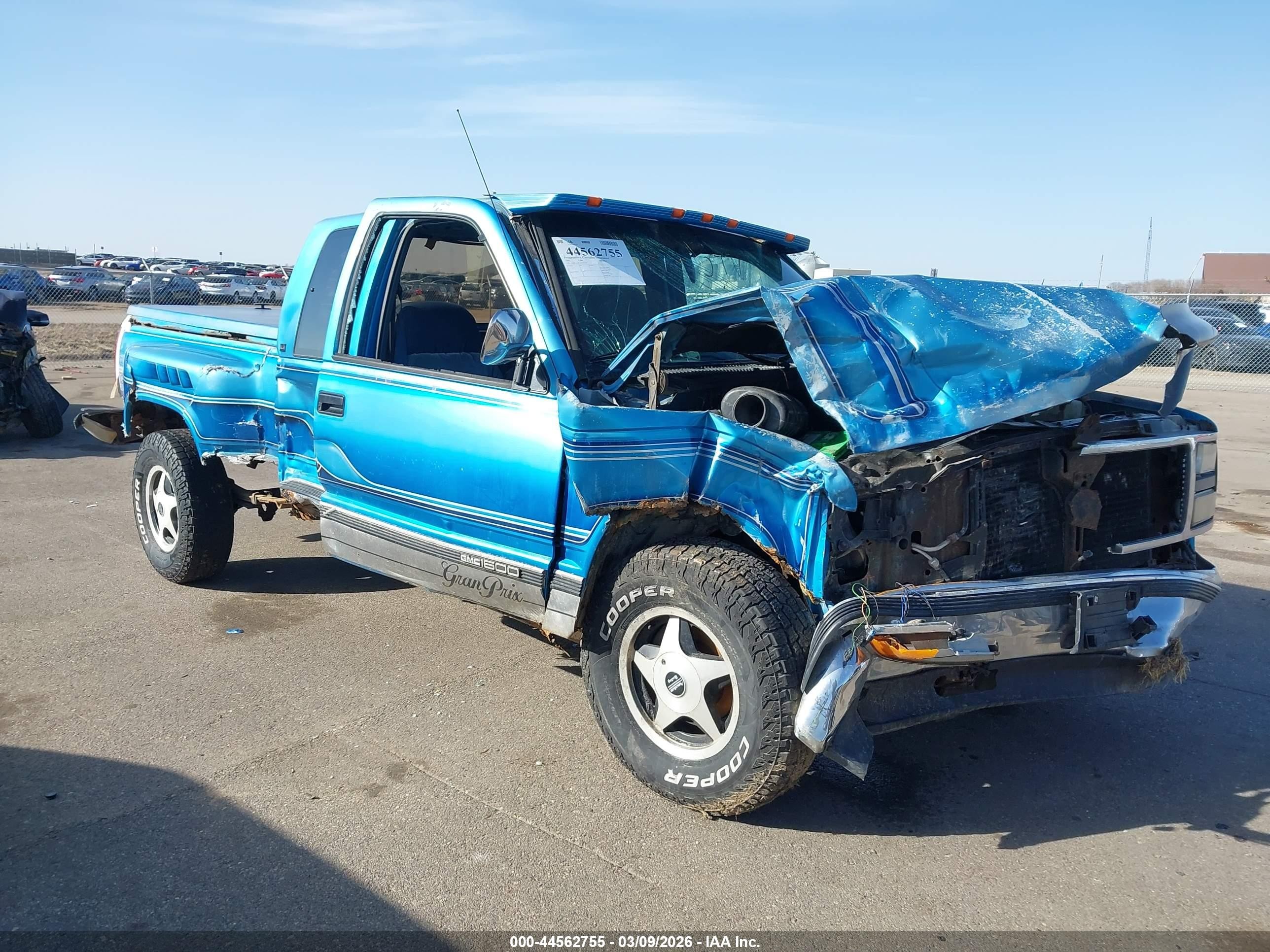 1992 GMC Sierra 1500, VIN 2GDEK19K3N1542095 — All over