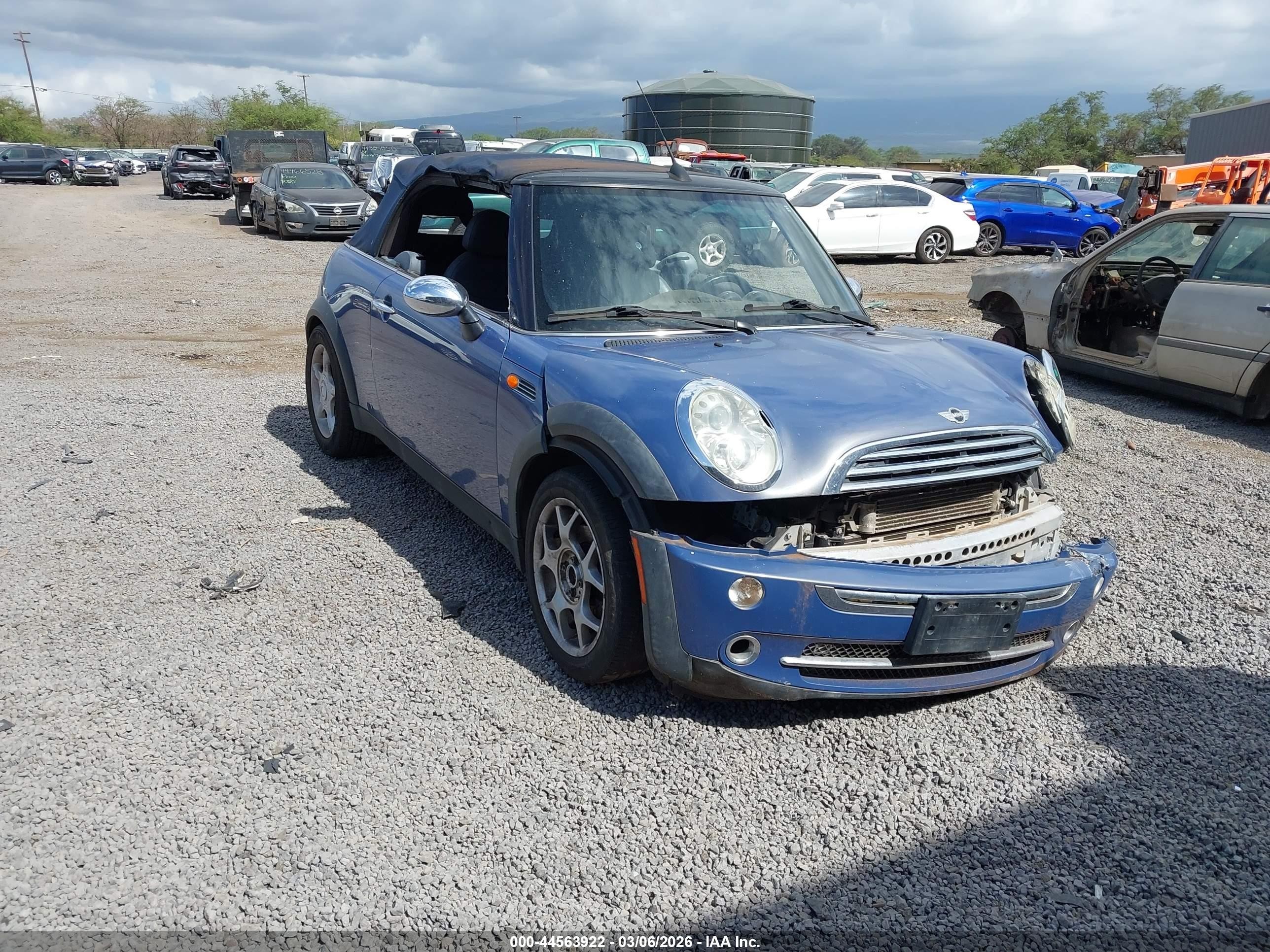 2005 MINI Convertible, VIN WMWRF335X5TG13456 — Front end