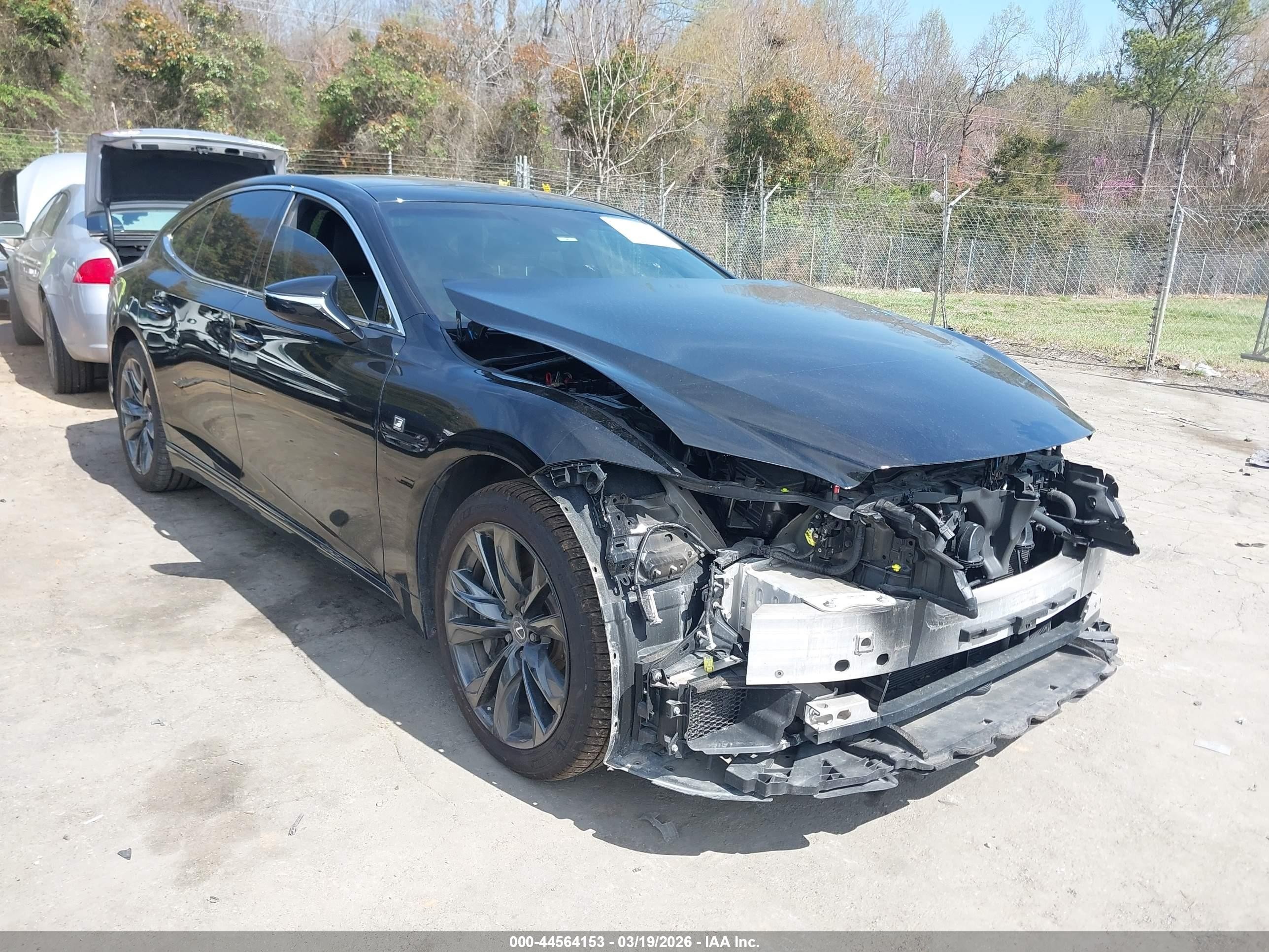 2021 Lexus LS 500 F Sport, VIN JTHF51GF7M5008759 — Перед