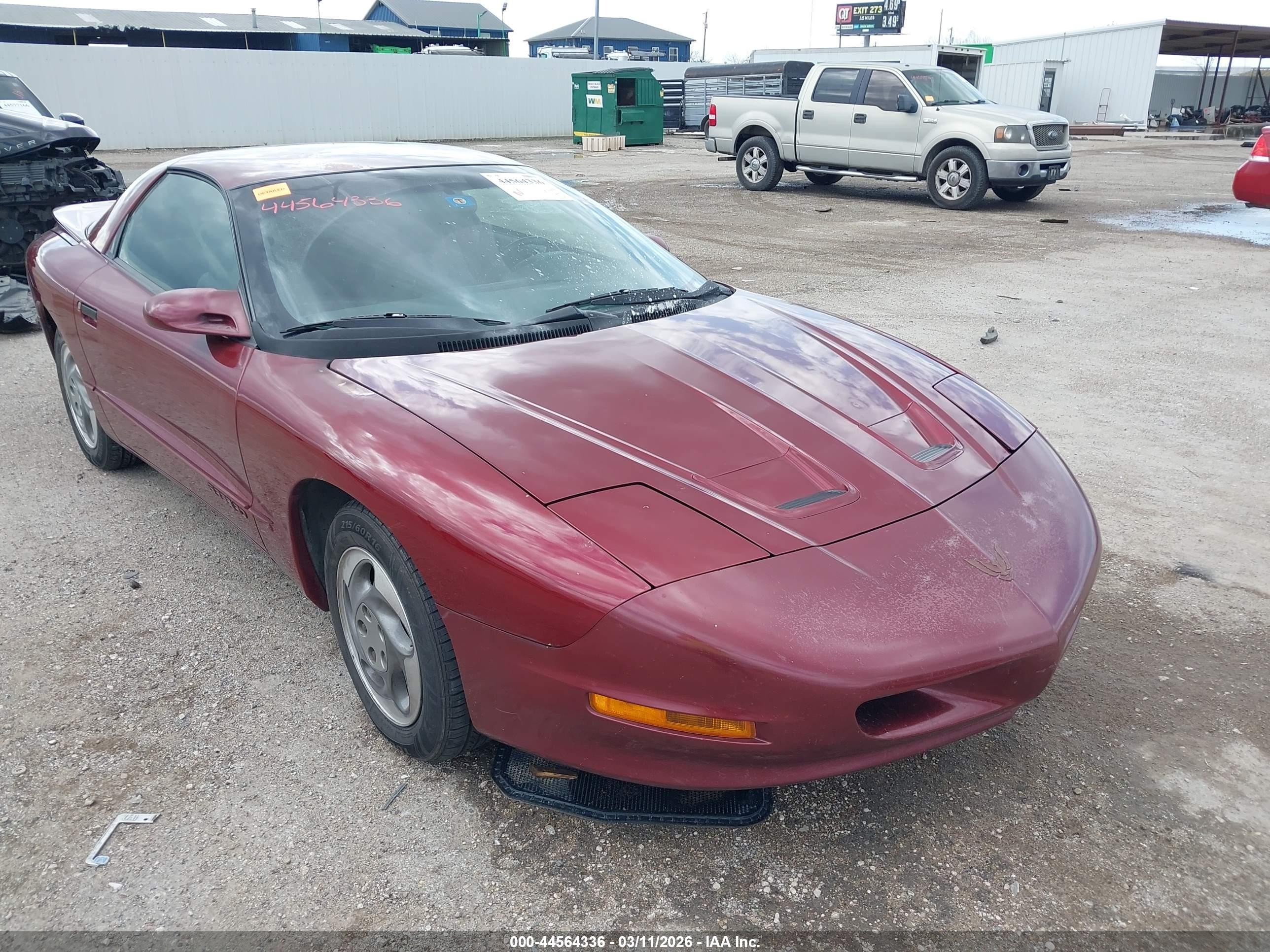 1994 Pontiac Firebird Firebird, VIN 2G2FS22S9R2229517 — Engine fire