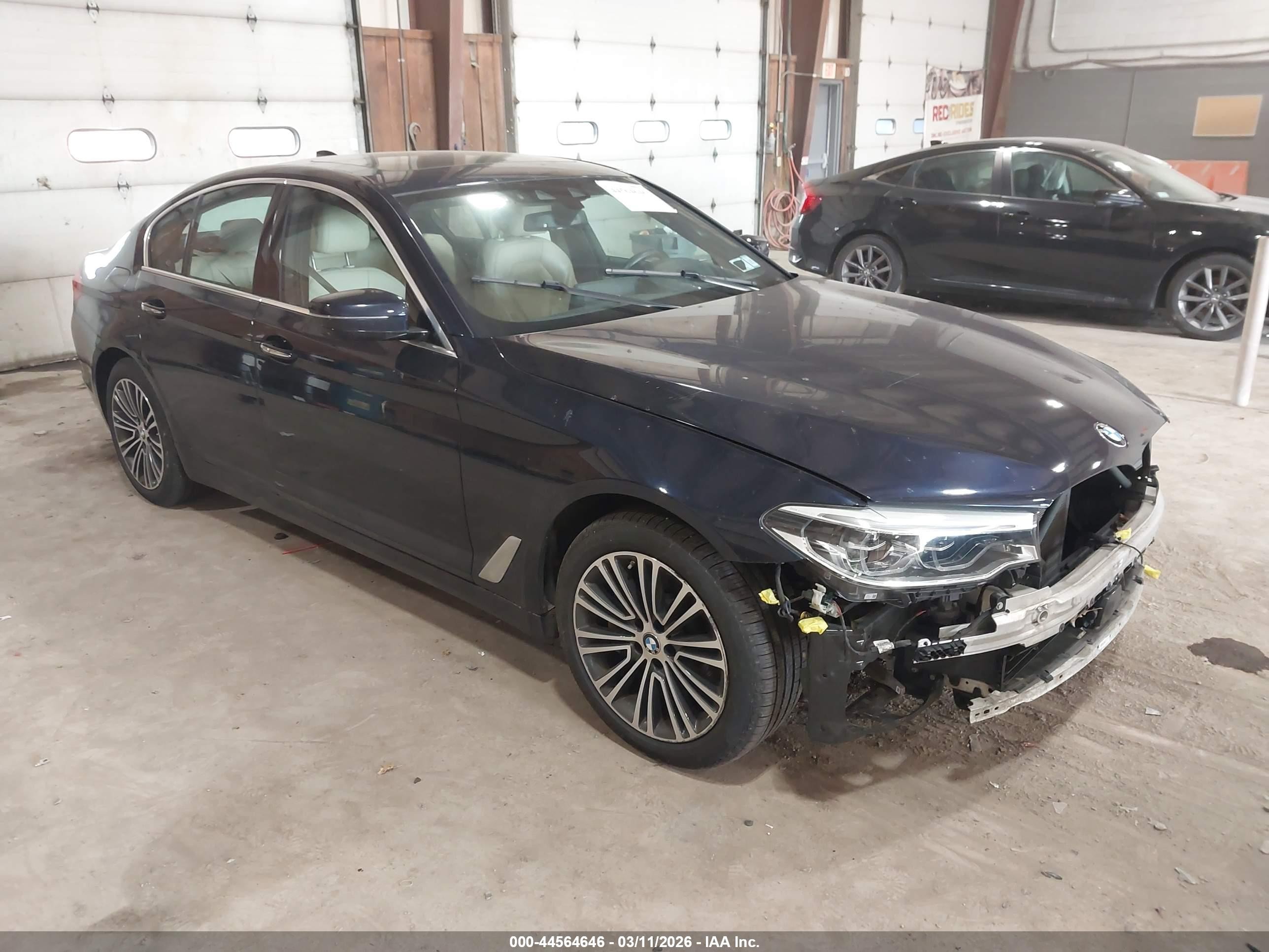 2018 BMW 5 Series 530i xDrive, VIN WBAJA7C56JWC76733 — Front end