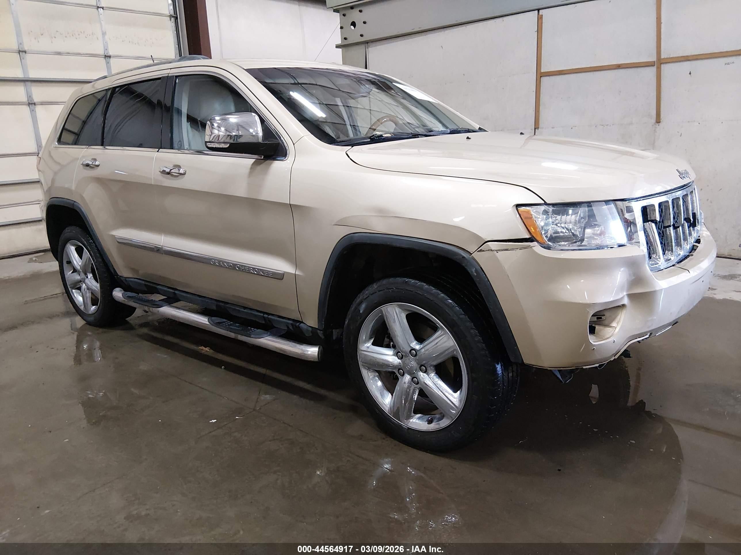 2011 Jeep Grand Cherokee Overland, VIN 1J4RR6GG9BC636303 — Front end