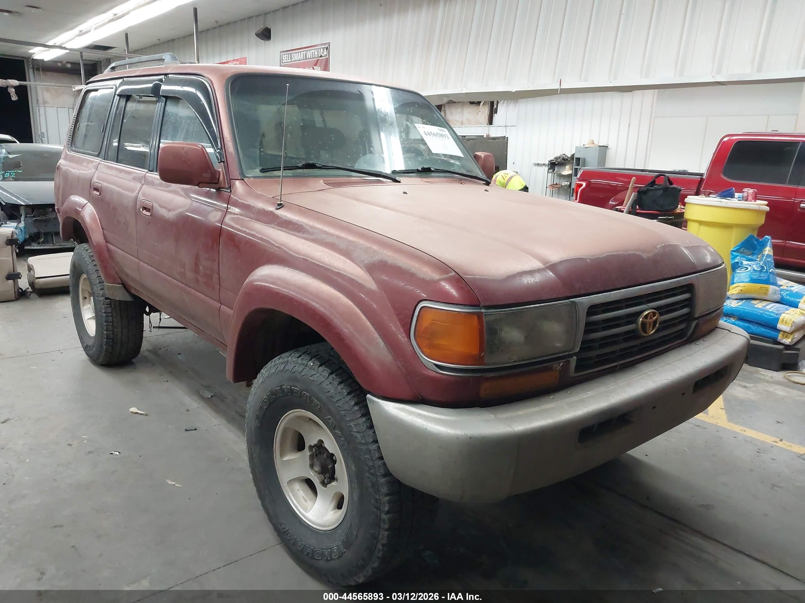 1995 Toyota Land Cruiser, VIN JT3DJ81W7S0112687 — Rear end