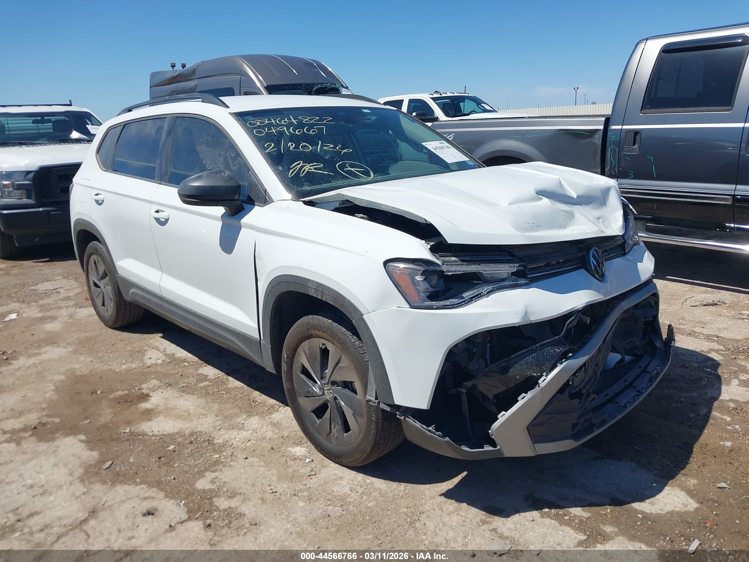 2025 Volkswagen Taos S, VIN 3VV5C7B25SM049667 — Front end