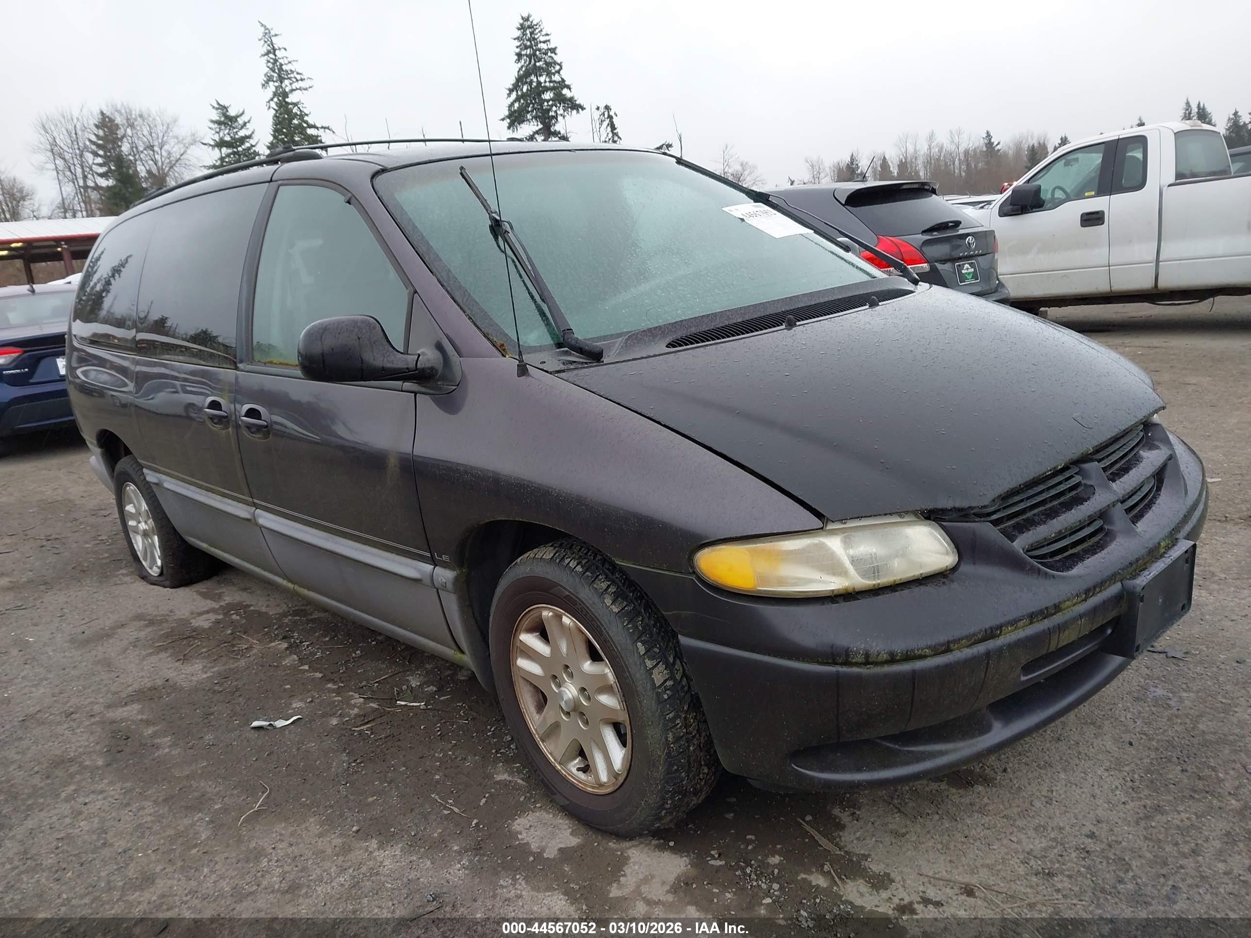 1996 Dodge Caravan LE, VIN 1B4GP54L5TB406826 — Rear end