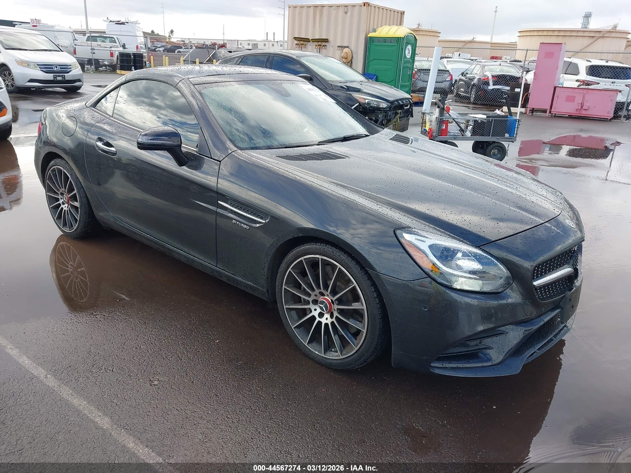 2019 Mercedes-Benz SLC 300, VIN WDDPK3JA8KF160926 — Front end