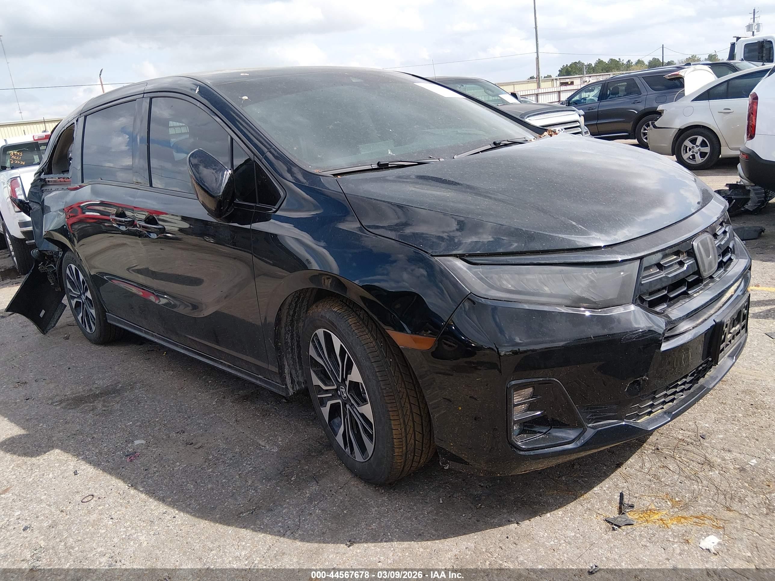 2026 Honda Odyssey Elite, VIN 5FNRL6H97TB010566 — Rear end
