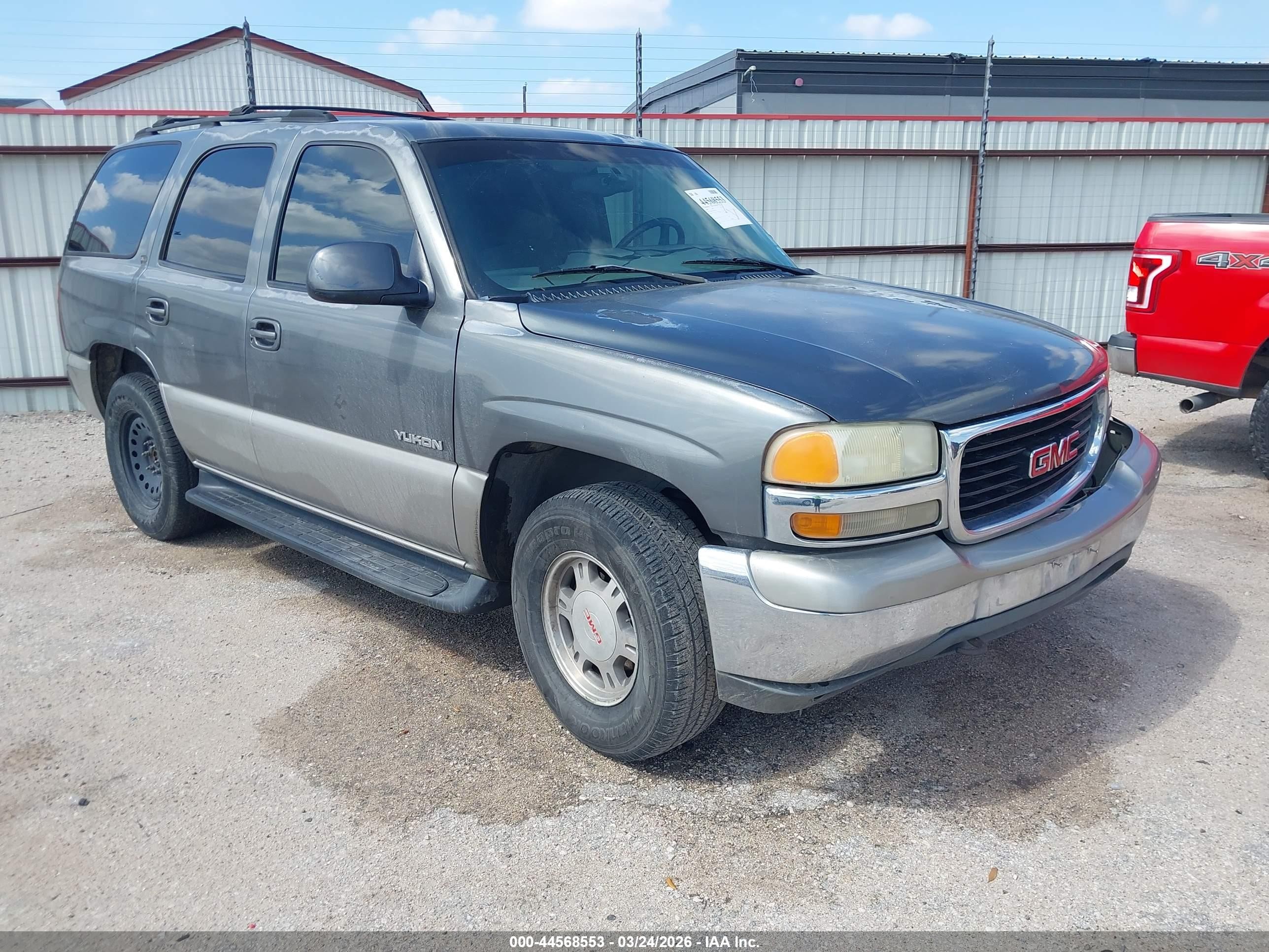 2000 GMC Yukon SLT, VIN 1GKEC13T8YJ113035 — Front end