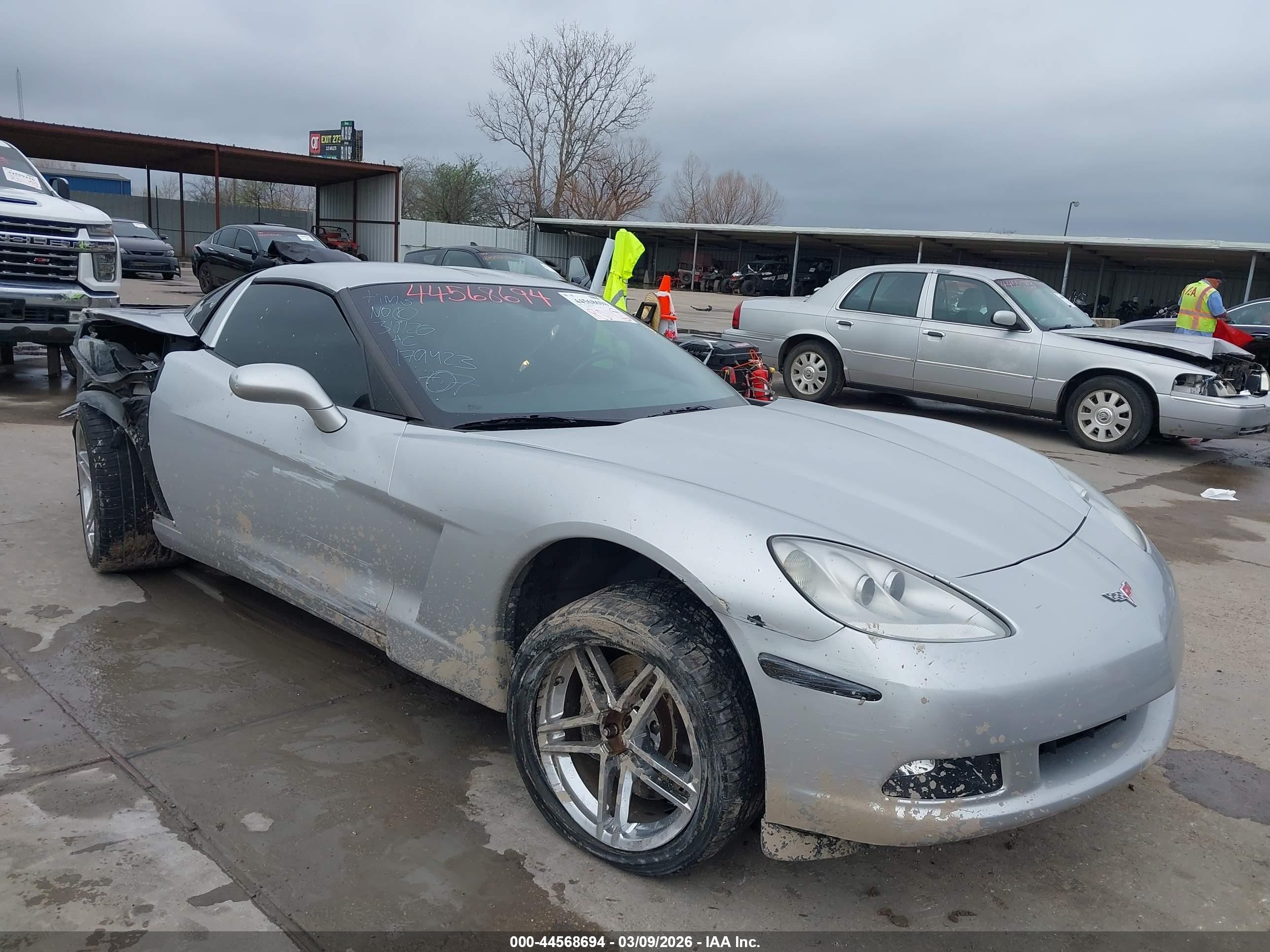 2010 Chevrolet Corvette 1LT, VIN 1G1YE2DWXA5100618 — All over