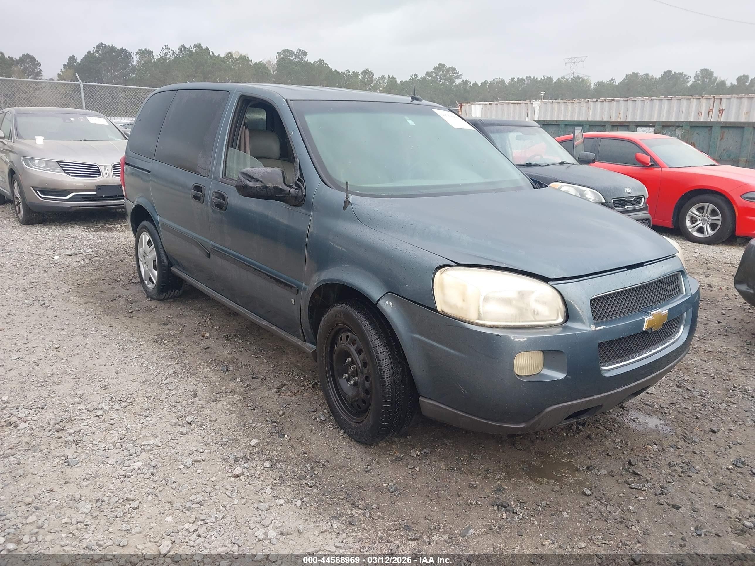2007 Chevrolet Uplander LS, VIN 1GNDU23127D106501 — Front end