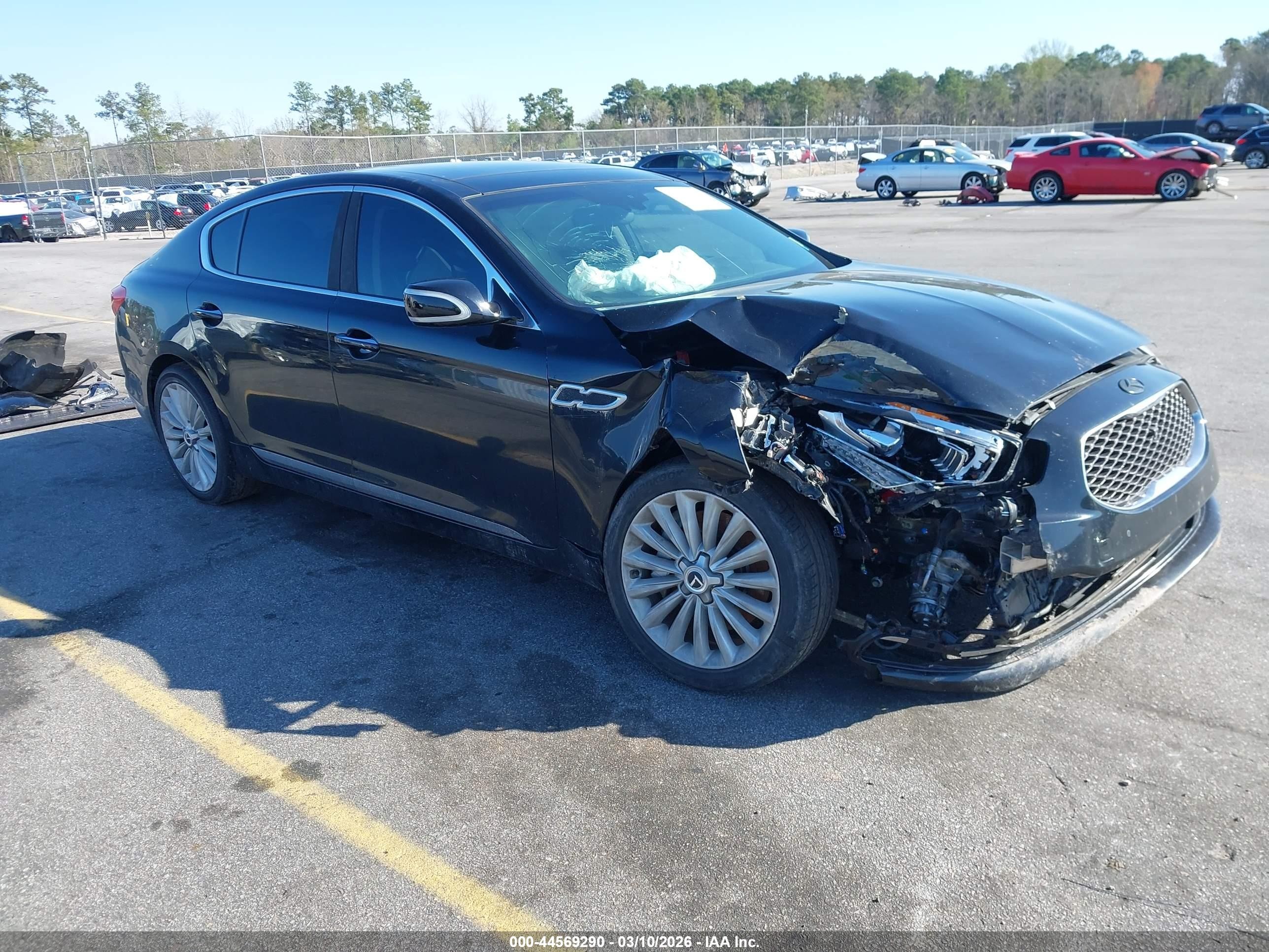 2015 Kia K900 Luxury, VIN KNALW4D45F6021624 — Front end