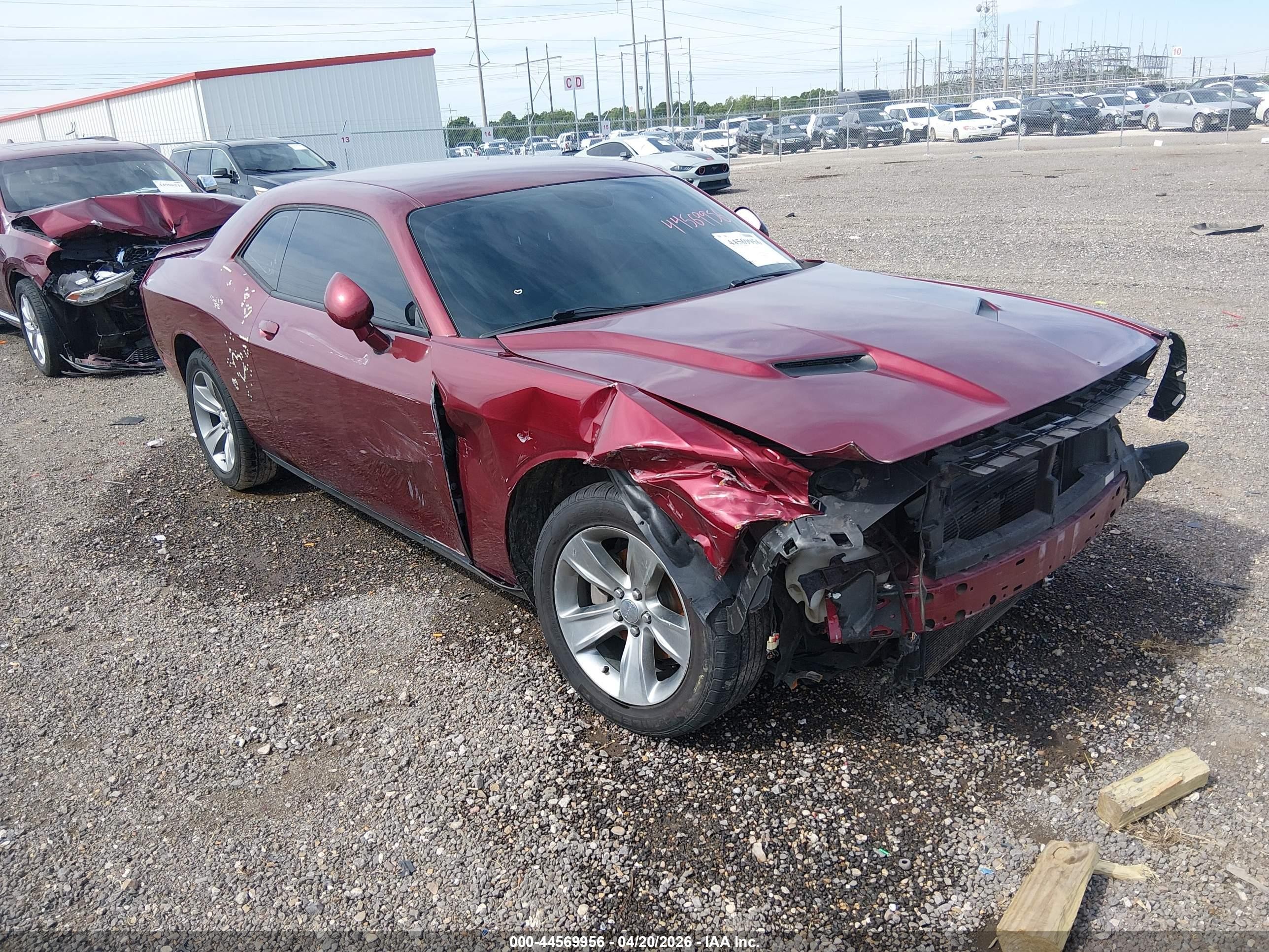 2019 Dodge Challenger SXT, VIN 2C3CDZAG8KH744580 — Front end