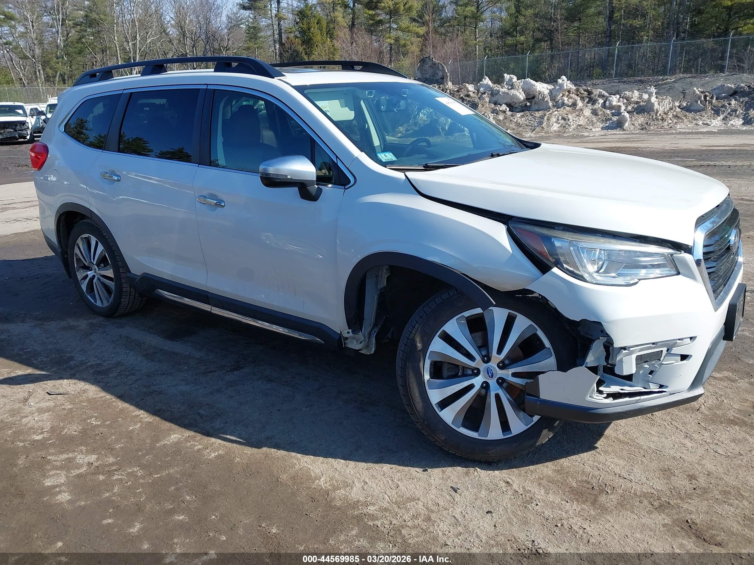 2020 Subaru Ascent Touring, VIN 4S4WMARD0L3460056 — Front end