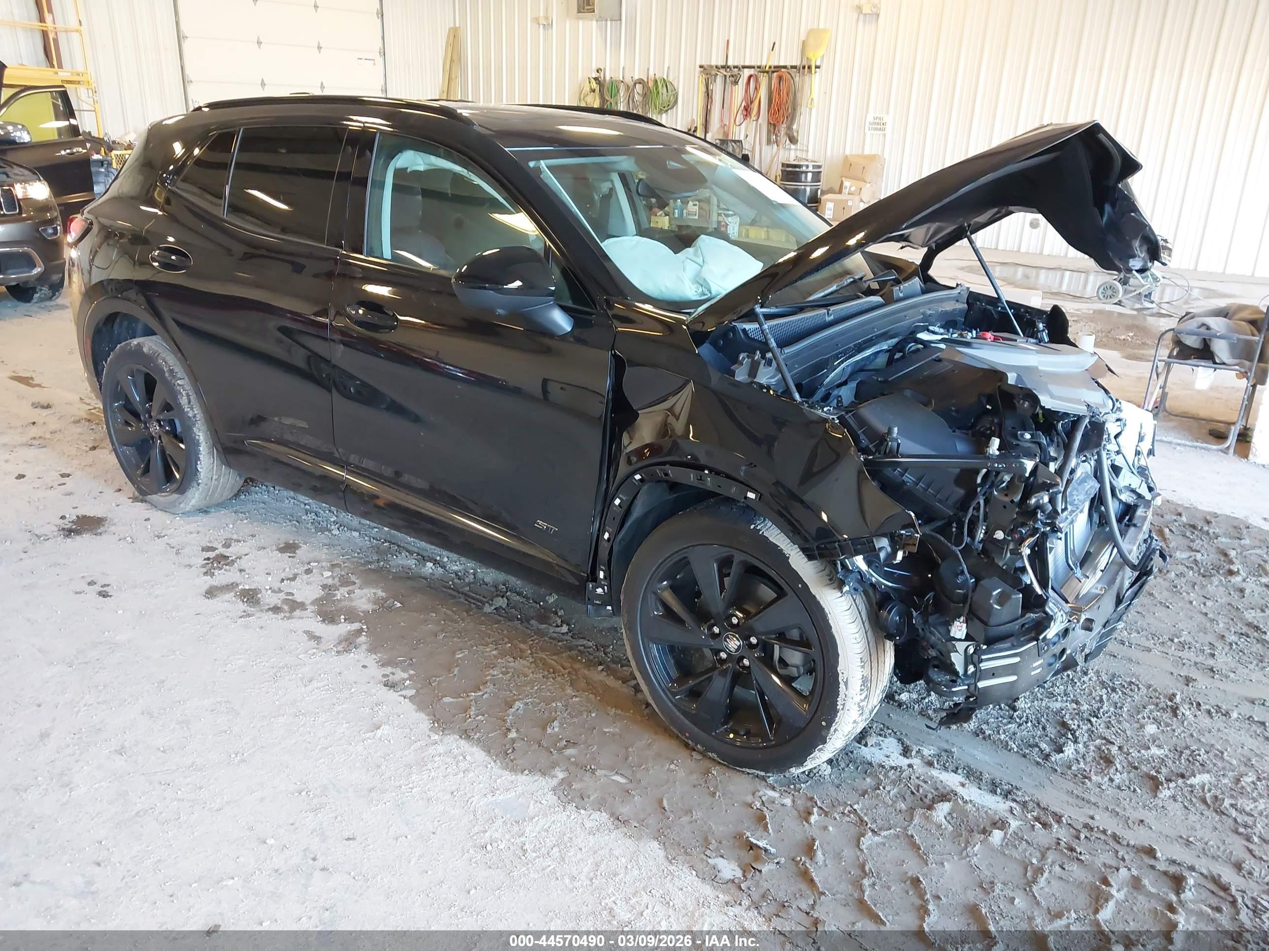 2026 Buick Envision Essence, VIN LRBFZPR44TD028653 — Перед