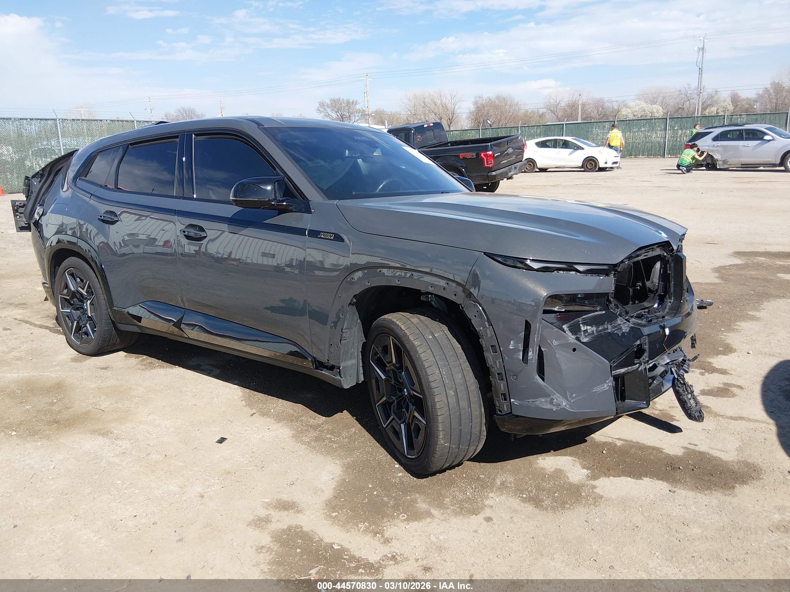 2023 BMW XM, VIN 5YM23CS08P9S54051 — Front end