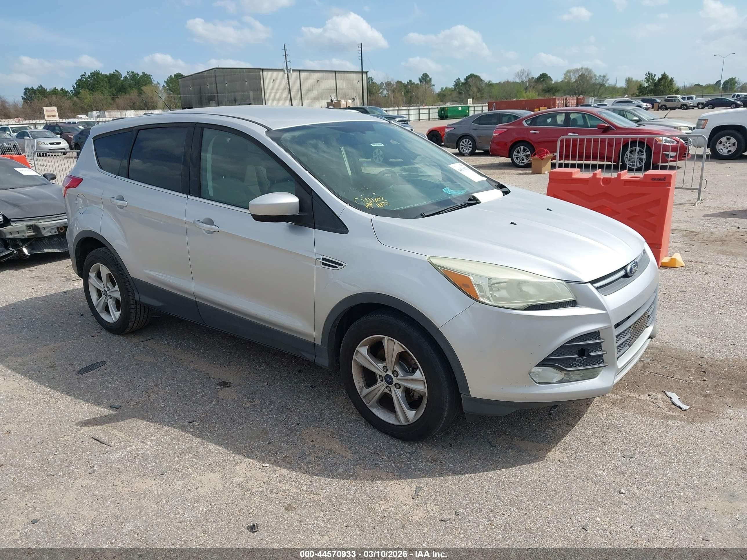 2015 Ford Escape SE, VIN 1FMCU0GX1FUC21138 — Not stated