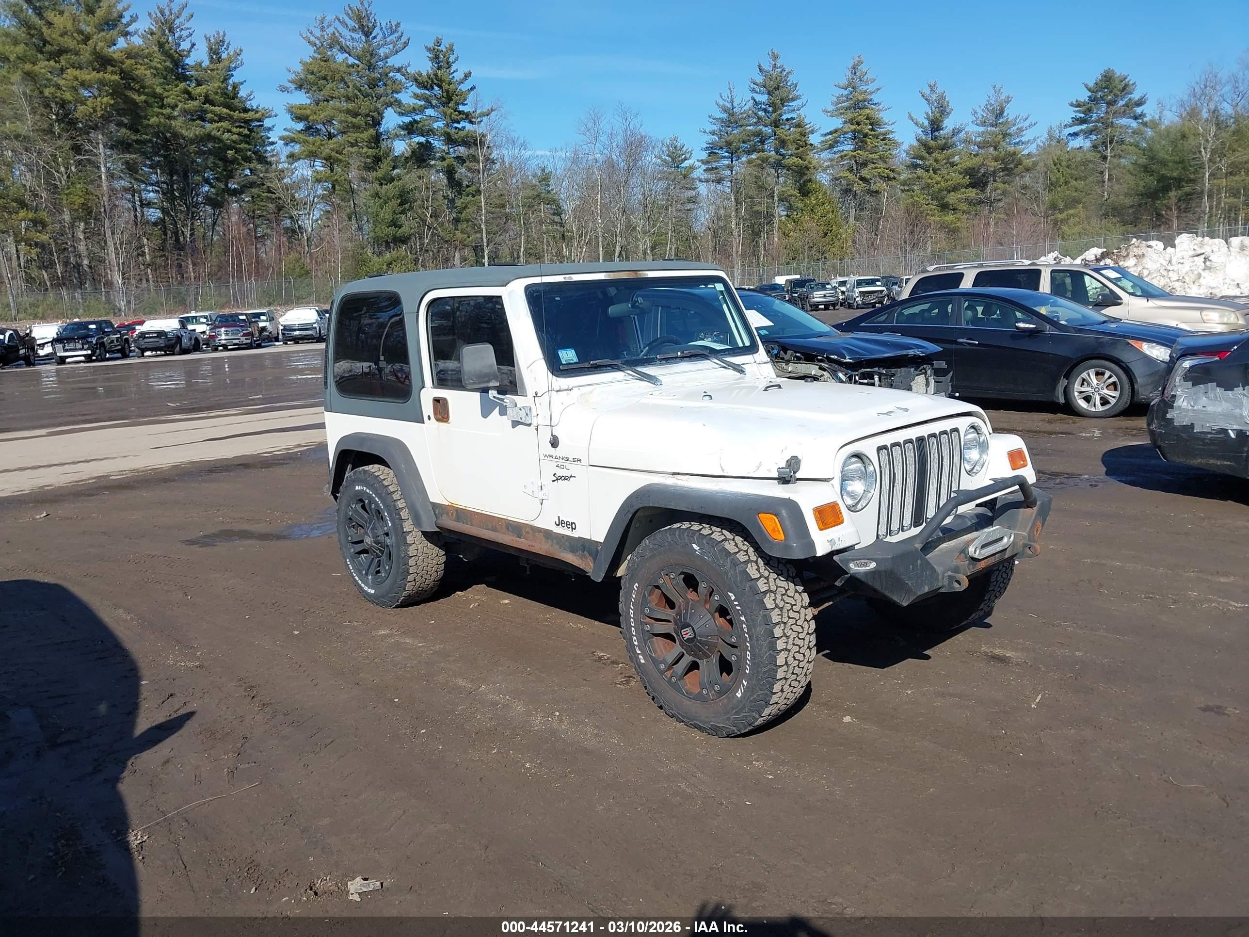 2001 Jeep Wrangler Sport, VIN 1J4FA49SX1P358664 — Frame damage