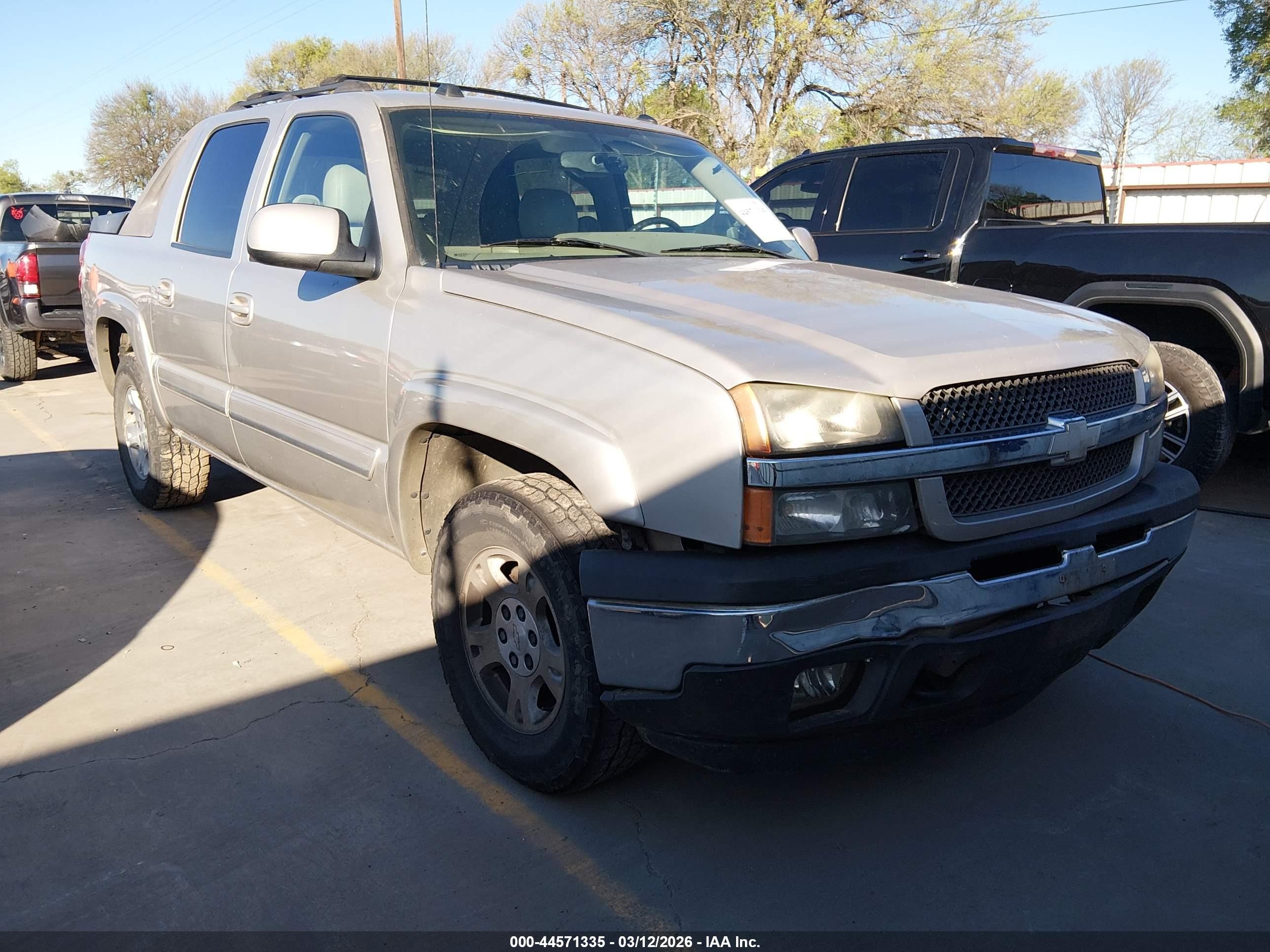 2005 Chevrolet Avalanche Z71, VIN 3GNEK12Z25G154642 — Front end