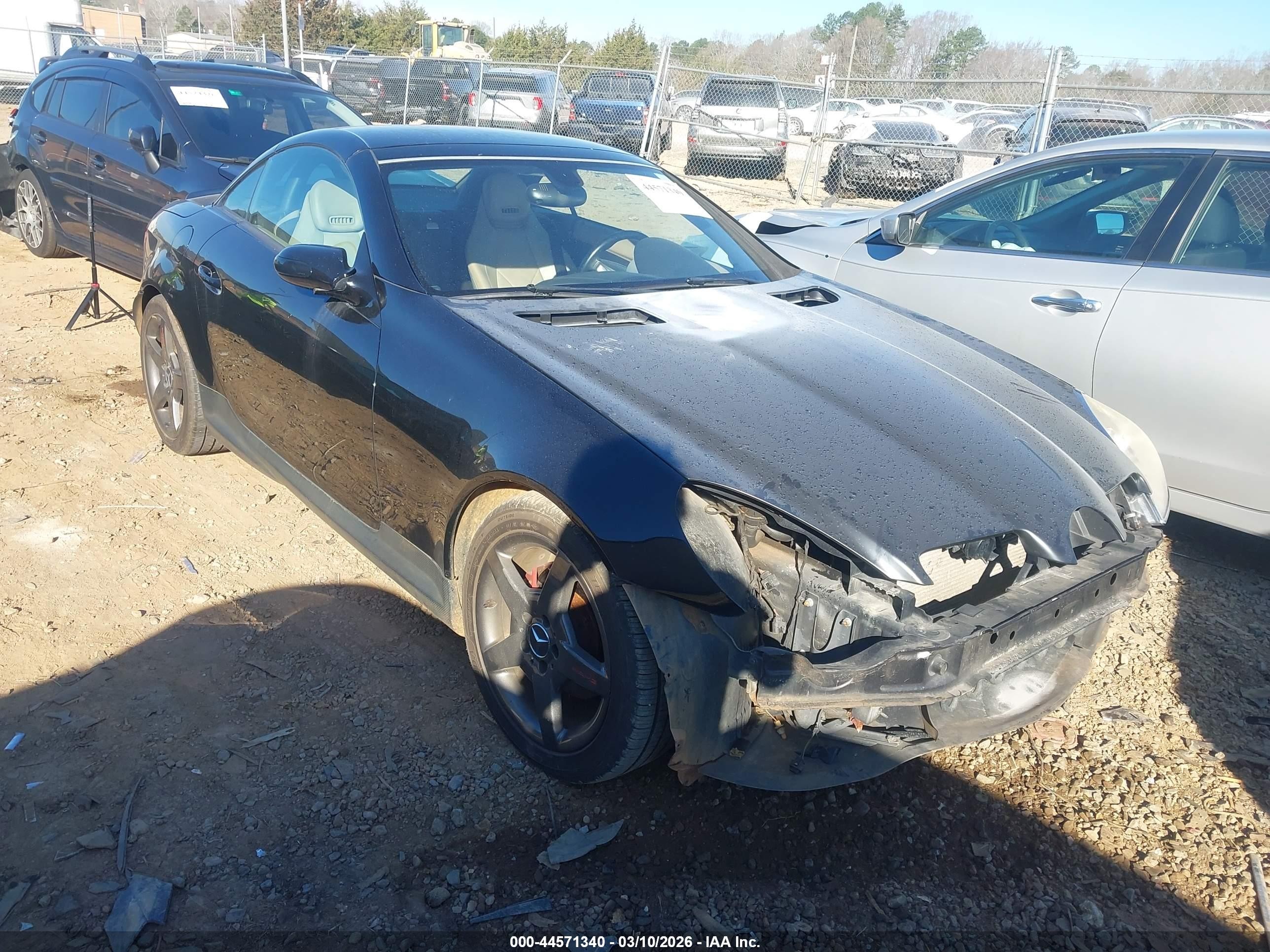 2006 Mercedes-Benz SLK 280, VIN WDBWK54F06F115721 — Front end