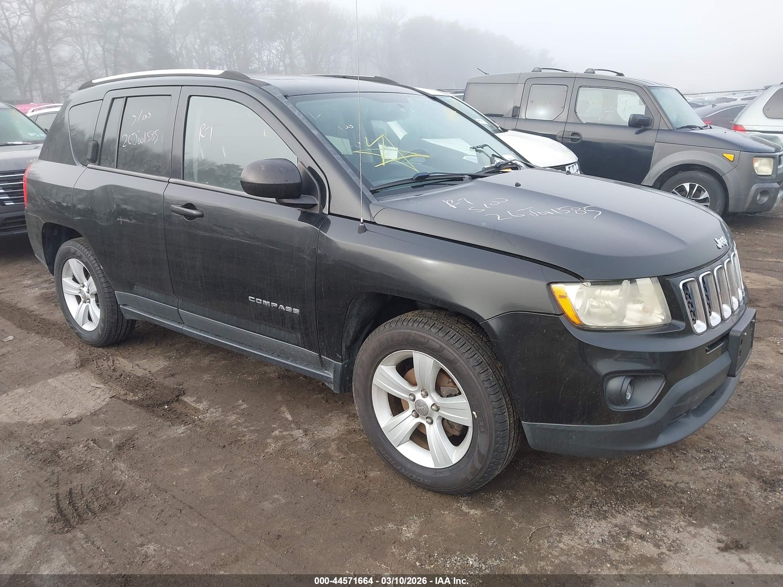 2013 Jeep Compass Latitude, VIN 1C4NJDEB8DD248841 — Not stated