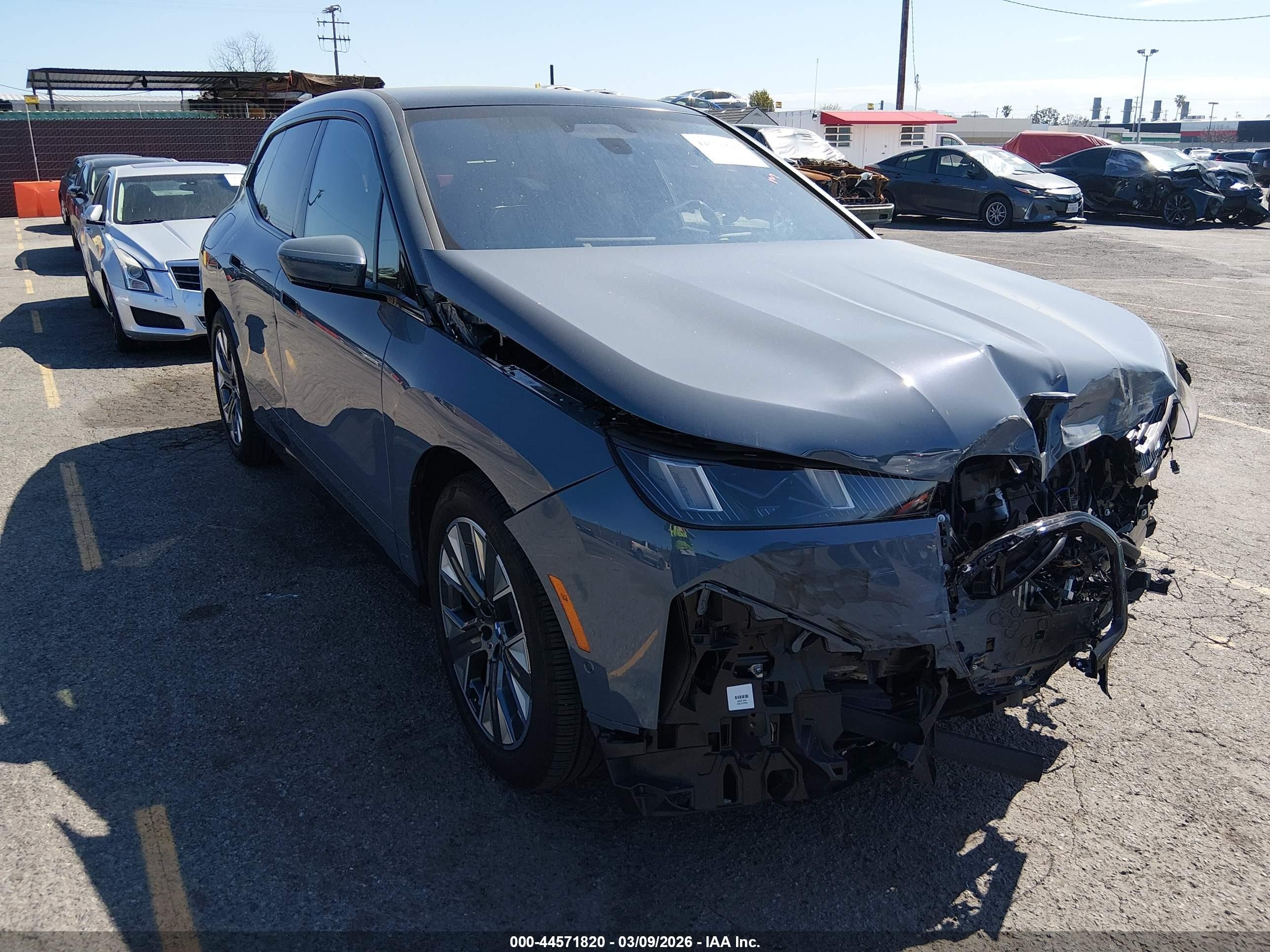 2026 BMW iX, VIN WB553CF08TCV17843 — Front end