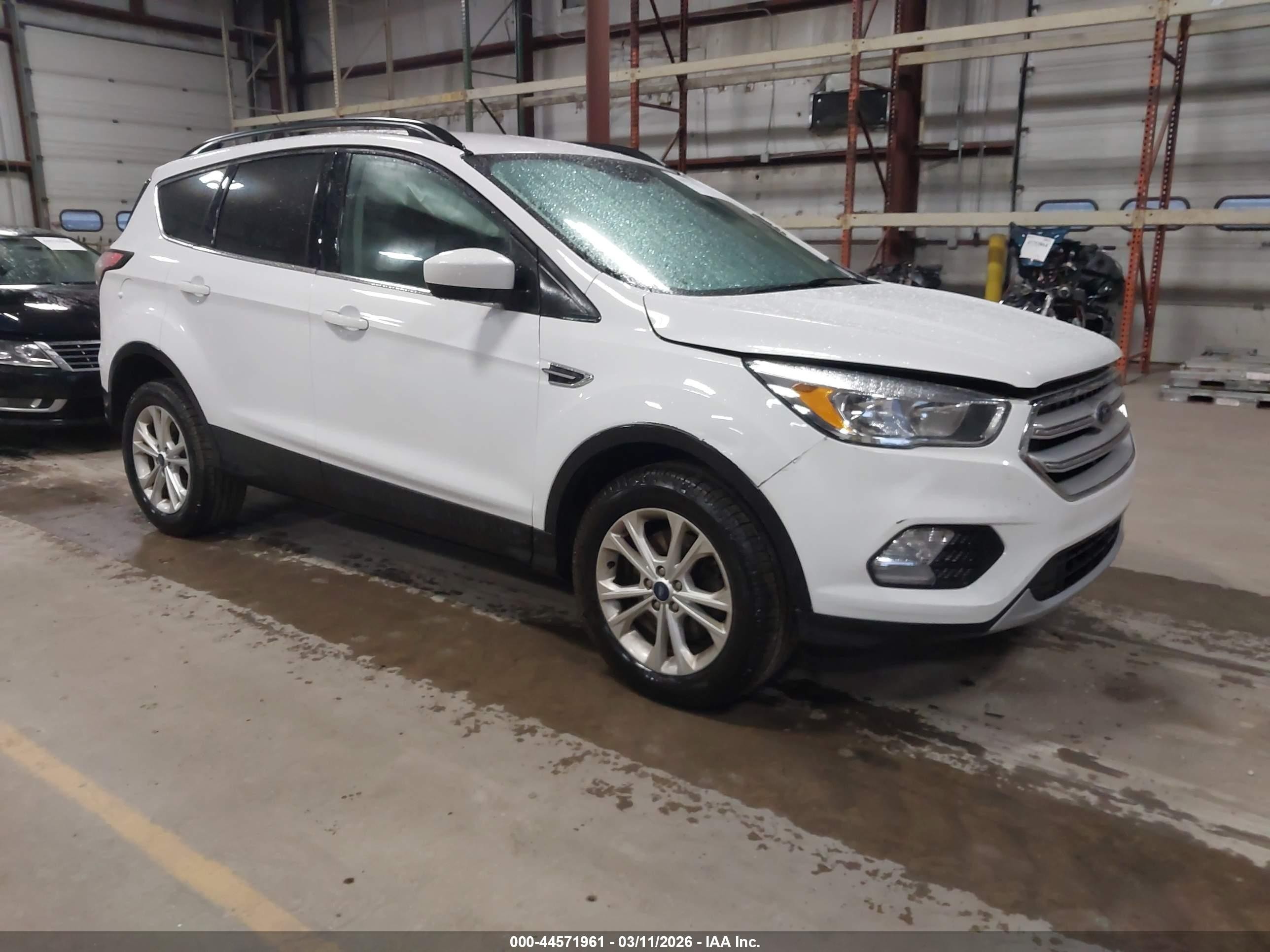 2018 Ford Escape SE, VIN 1FMCU9GD5JUC11375 — Side