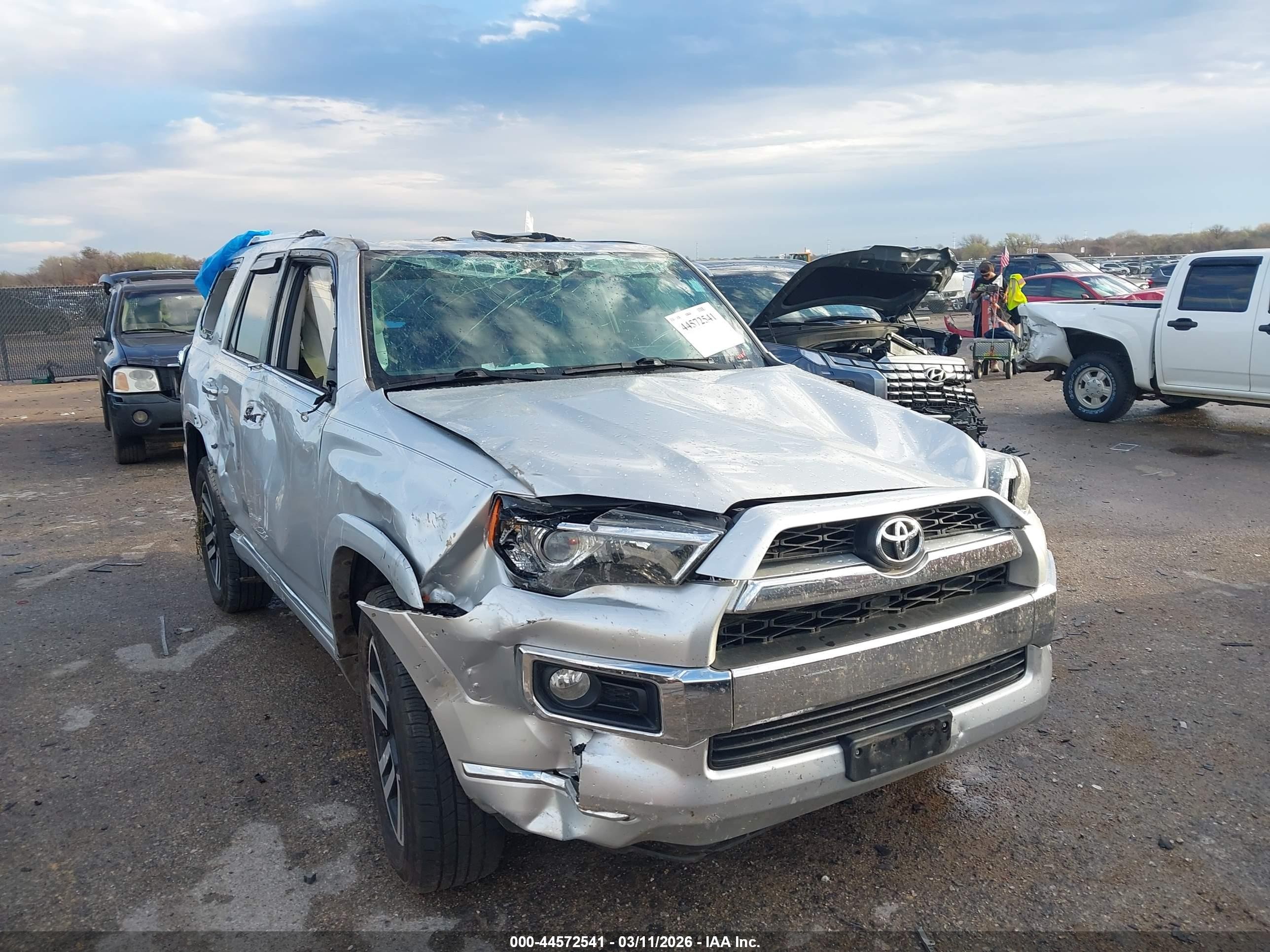 2019 Toyota 4Runner SR5 Premium, VIN JTEBU5JR6K5669852 — Rollover
