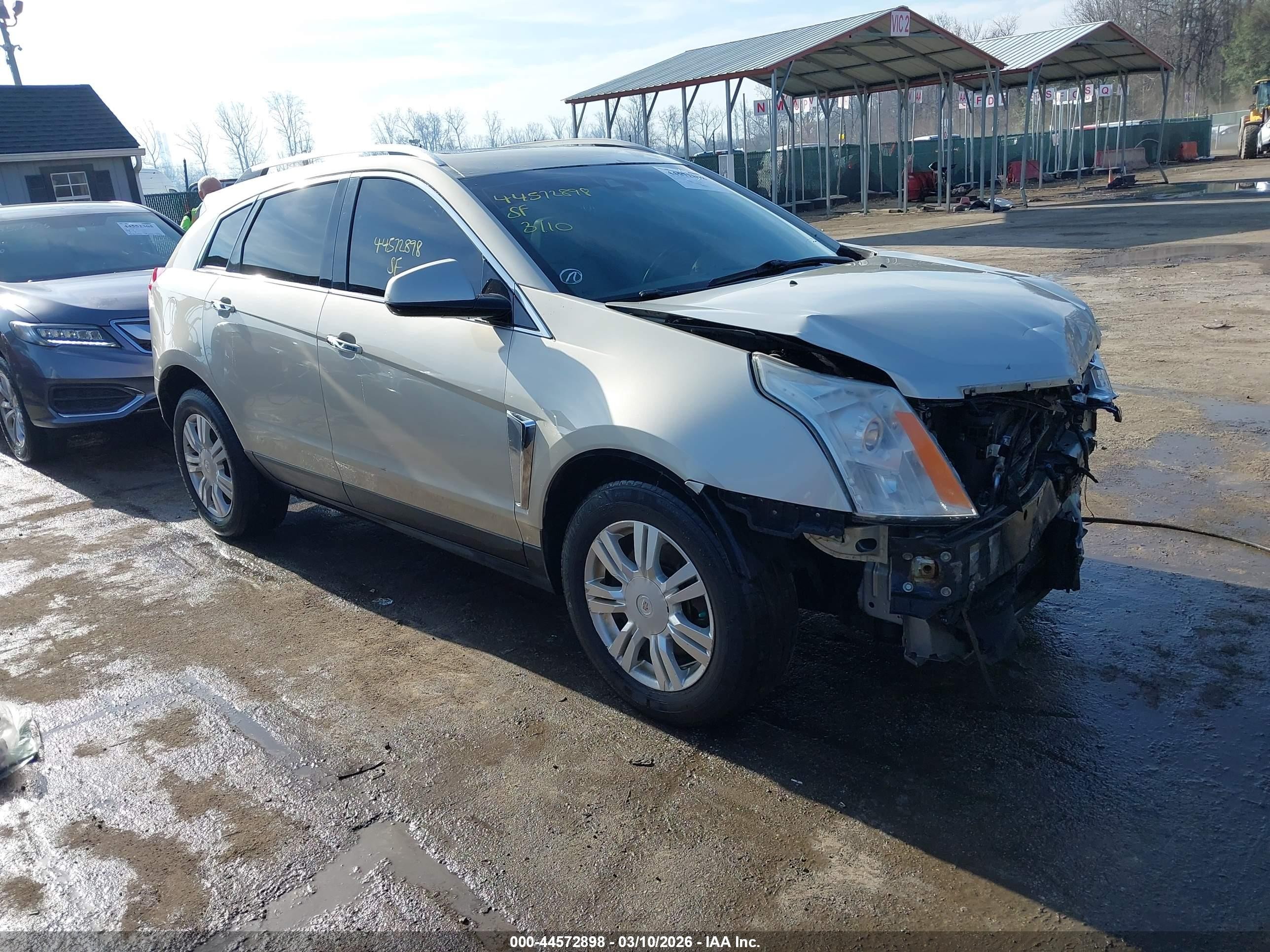 2013 Cadillac SRX Luxury Collection, VIN 3GYFNCE35DS636258 — Front end