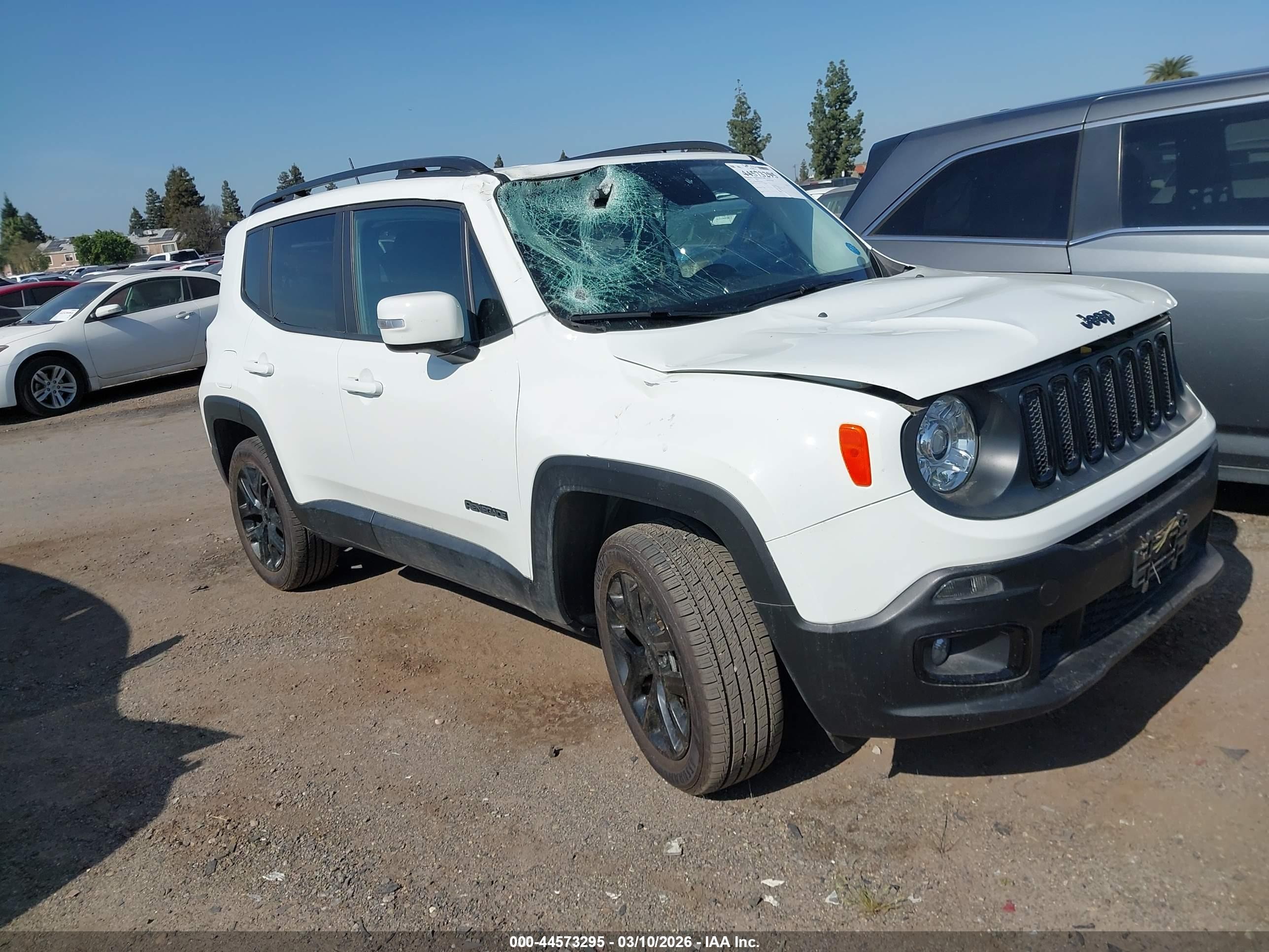 2017 Jeep Renegade Altitude, VIN ZACCJBBB9HPG21828 — Front end