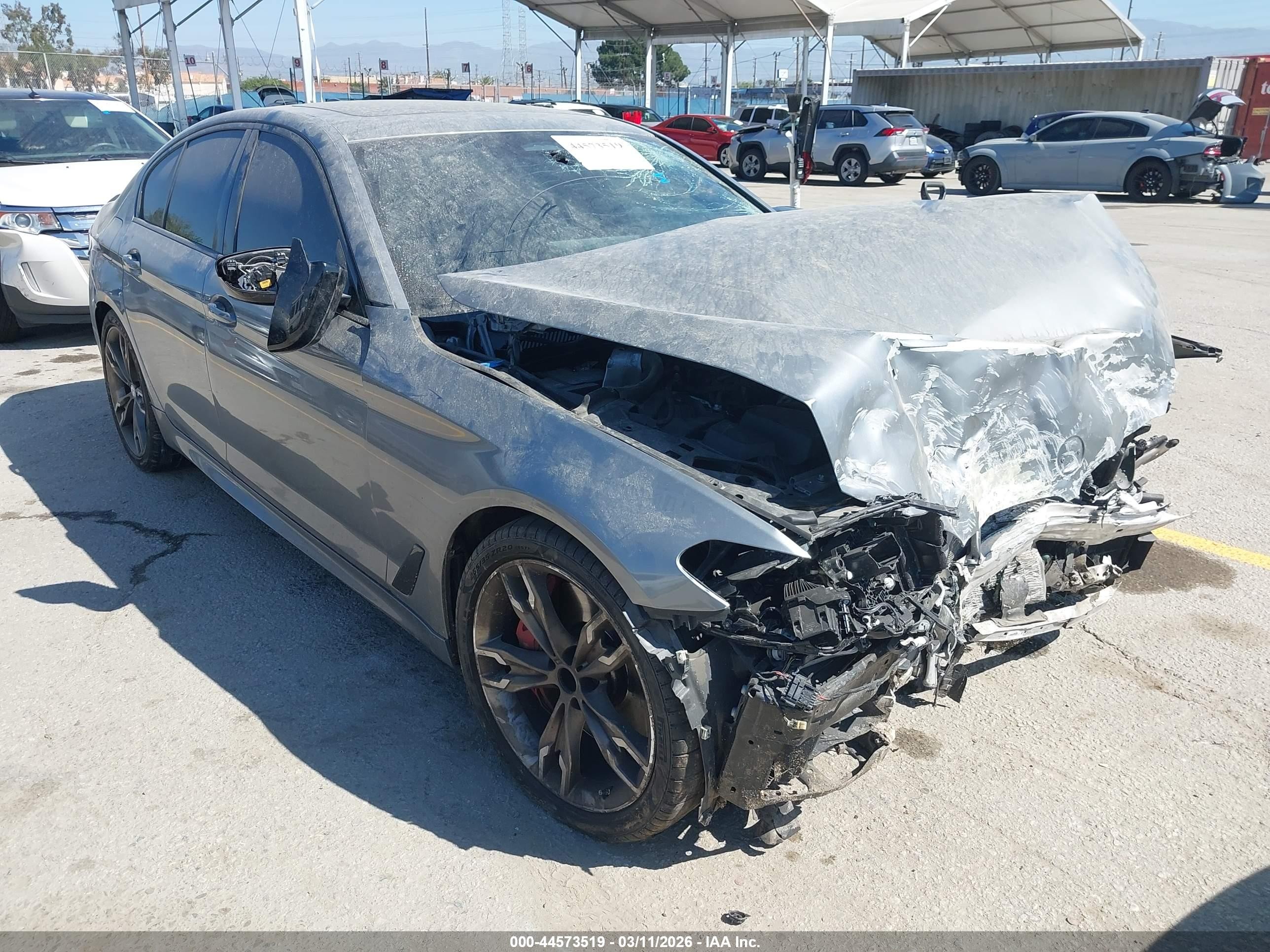 2023 BMW 5 Series M550i xDrive, VIN WBA13BK03PCN80581 — Фото с аукциона