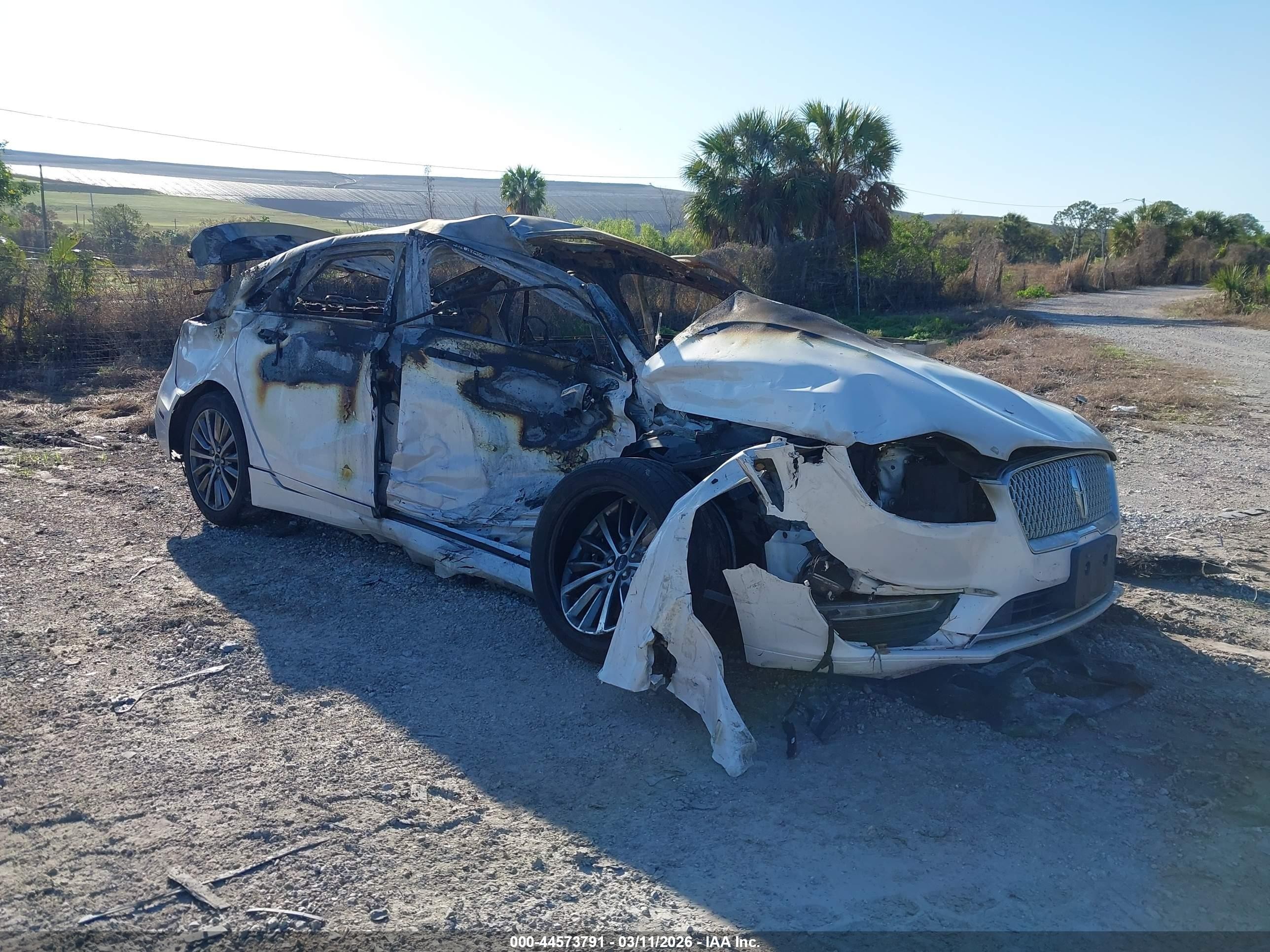 2017 Lincoln MKZ Select, VIN 3LN6L5D97HR607608 — Burn