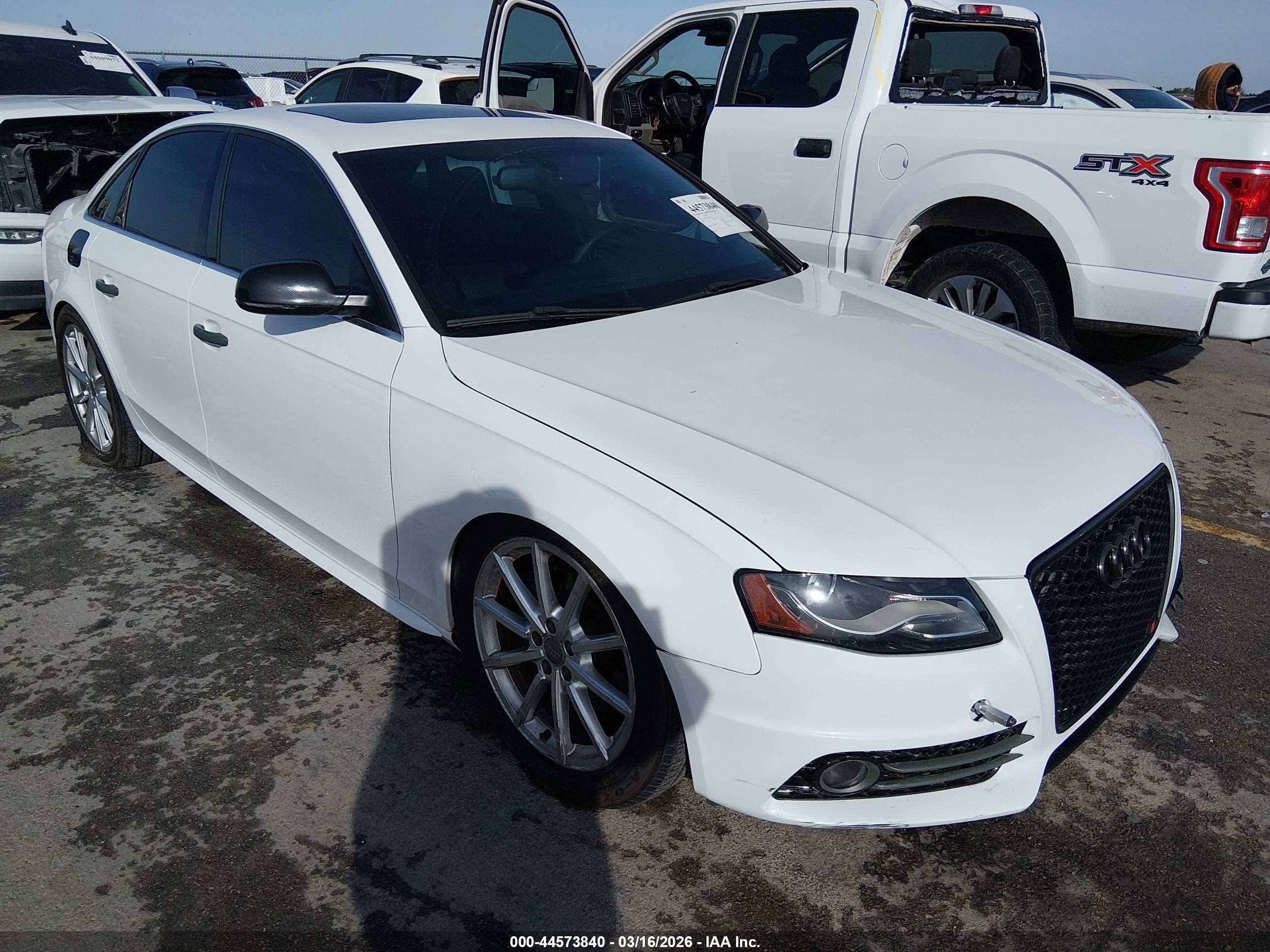 2011 Audi S4 Premium Plus, VIN WAUBGAFLXBA001405 — Днище