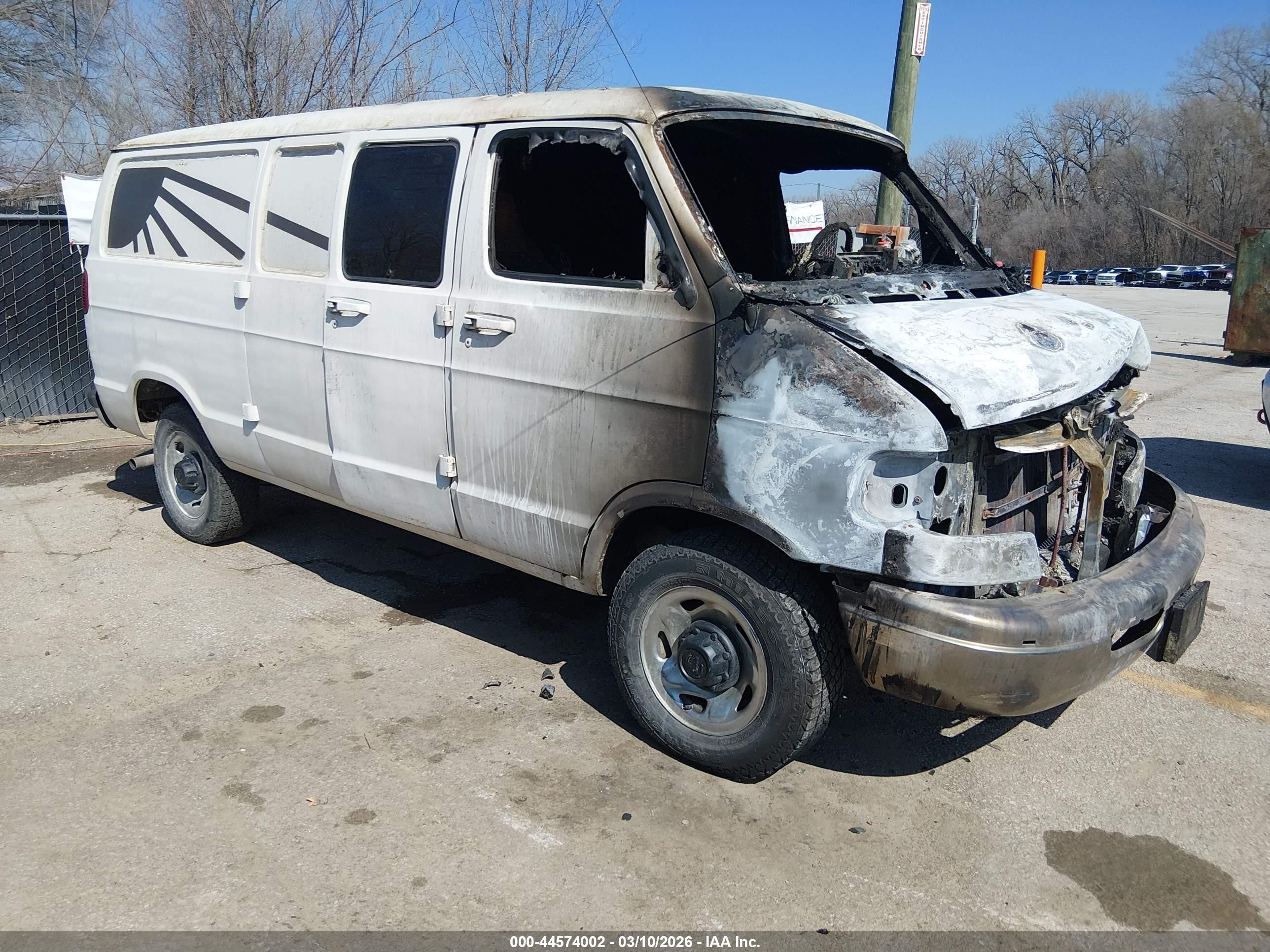 1998 Dodge Passenger, VIN 2B4JB25Y6WK137781 — Engine fire